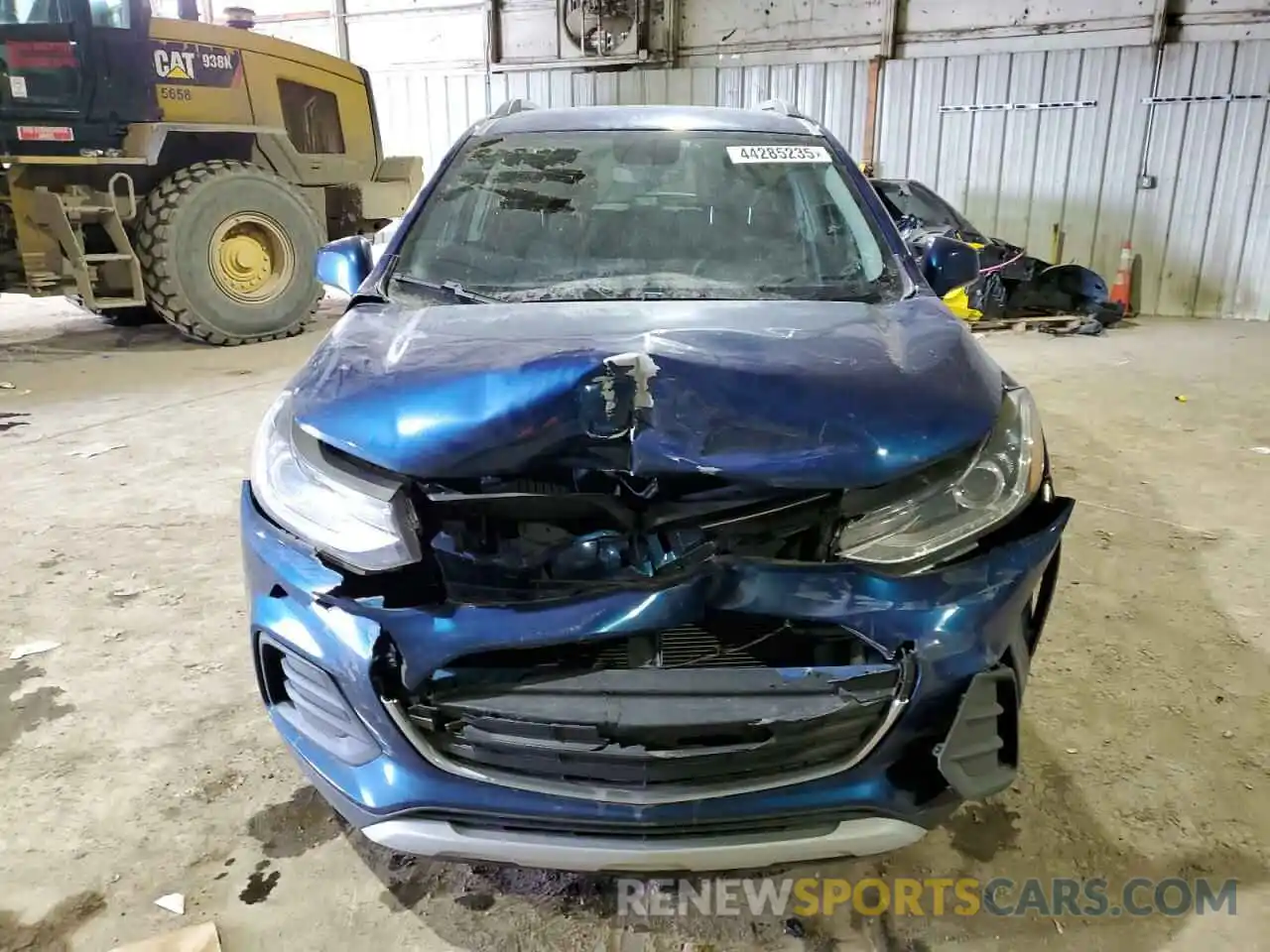 5 Photograph of a damaged car 3GNCJLSB2KL328138 CHEVROLET TRAX 2019