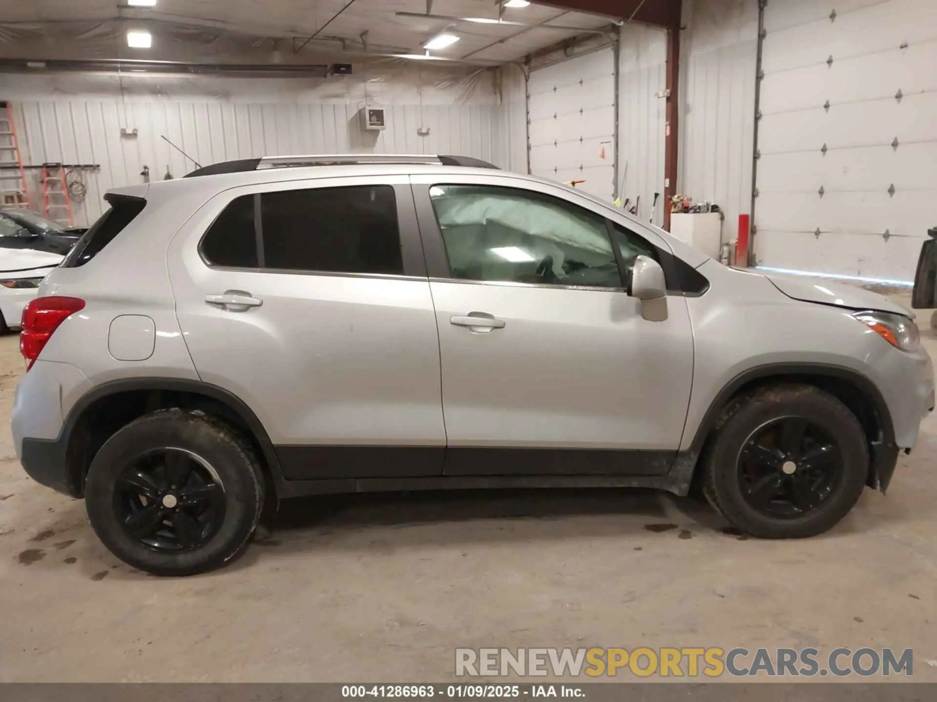 13 Photograph of a damaged car 3GNCJLSB3KL280097 CHEVROLET TRAX 2019