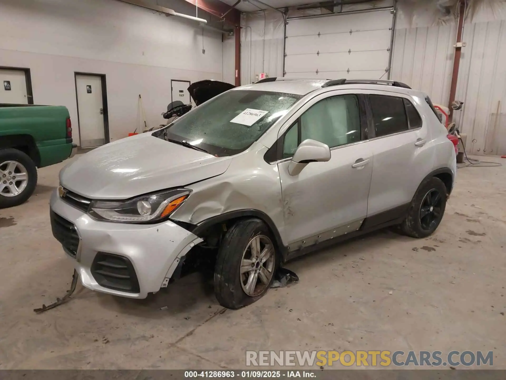 2 Photograph of a damaged car 3GNCJLSB3KL280097 CHEVROLET TRAX 2019
