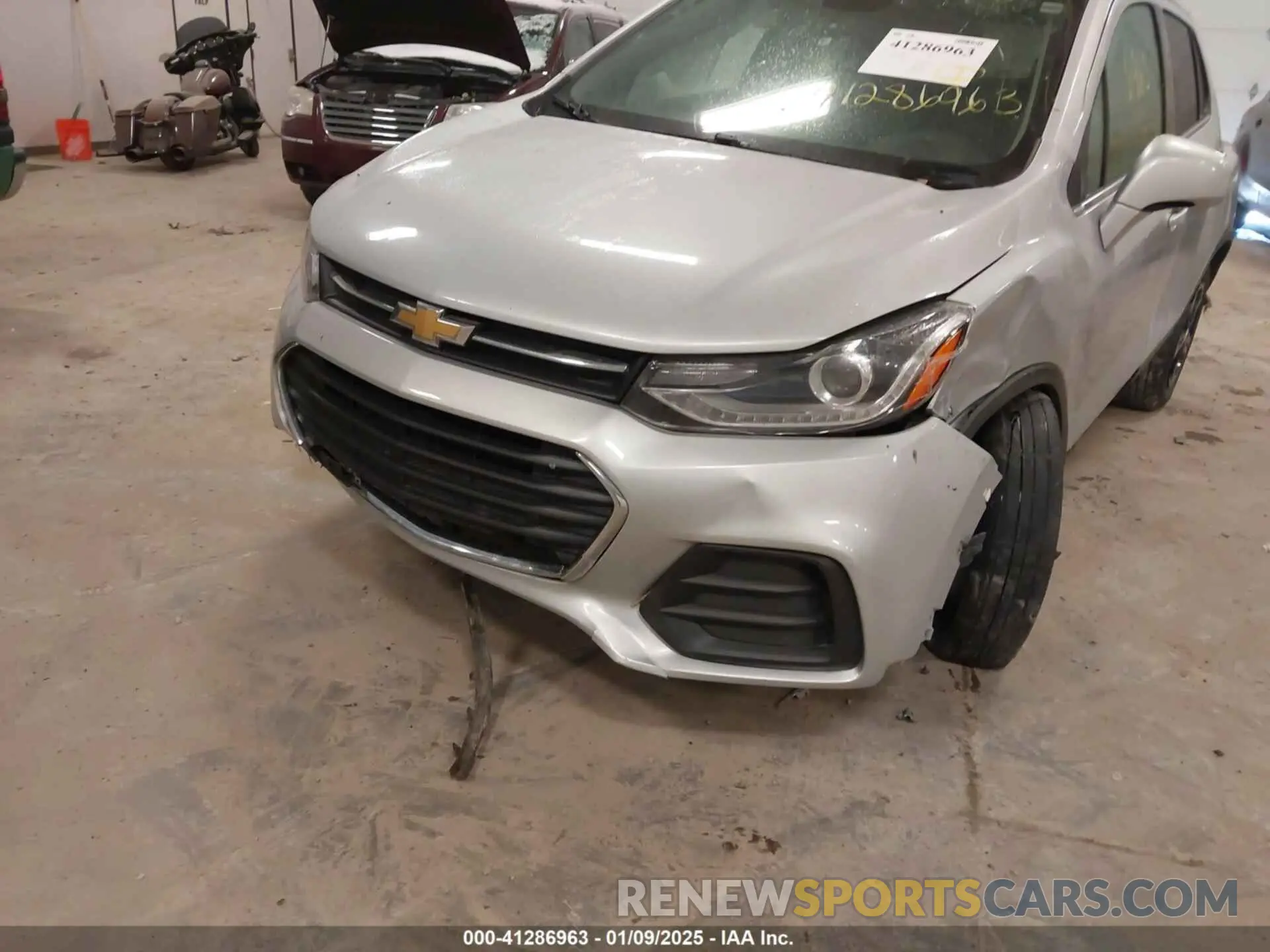 6 Photograph of a damaged car 3GNCJLSB3KL280097 CHEVROLET TRAX 2019