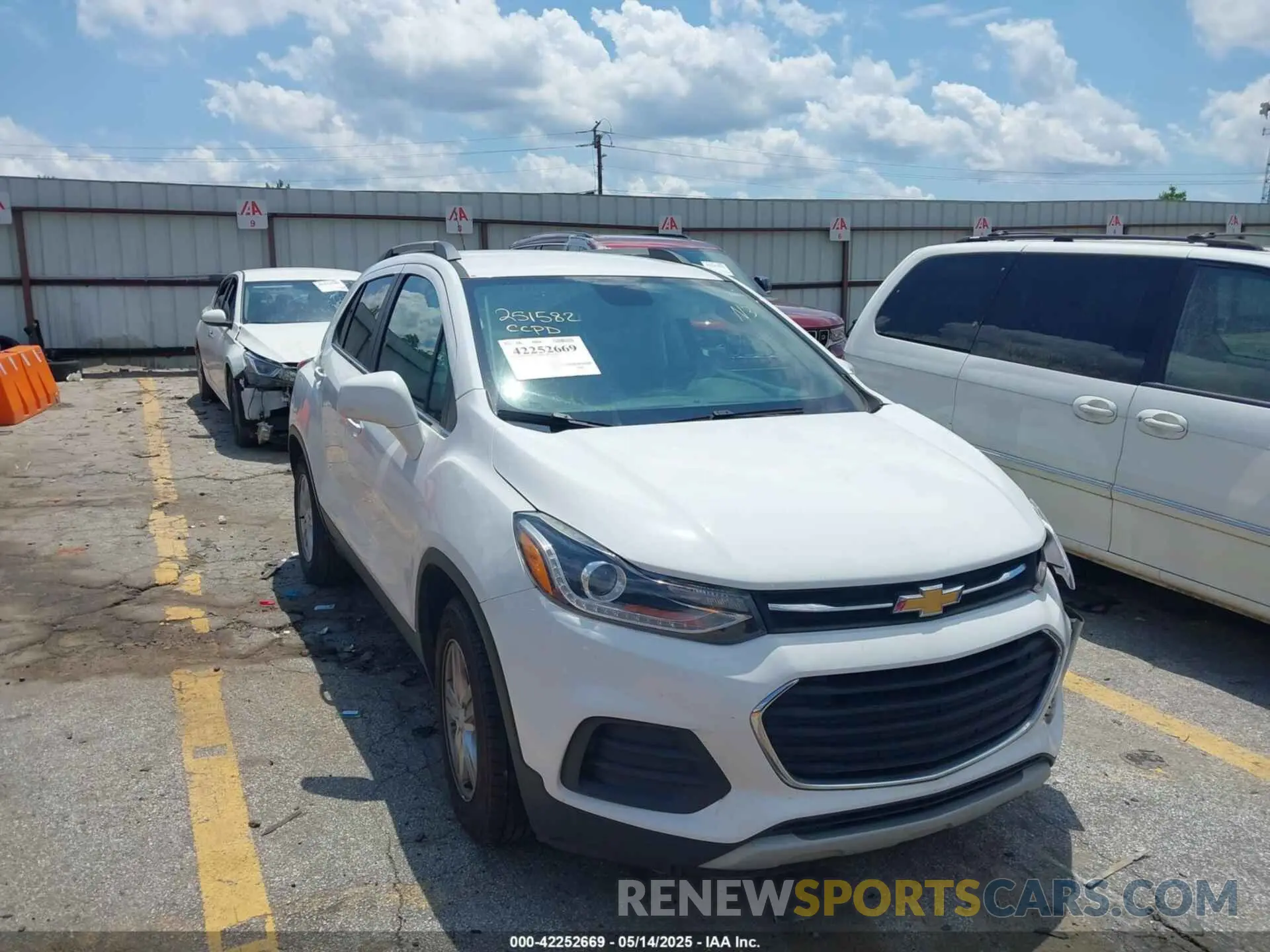 1 Photograph of a damaged car 3GNCJLSB3KL309534 CHEVROLET TRAX 2019