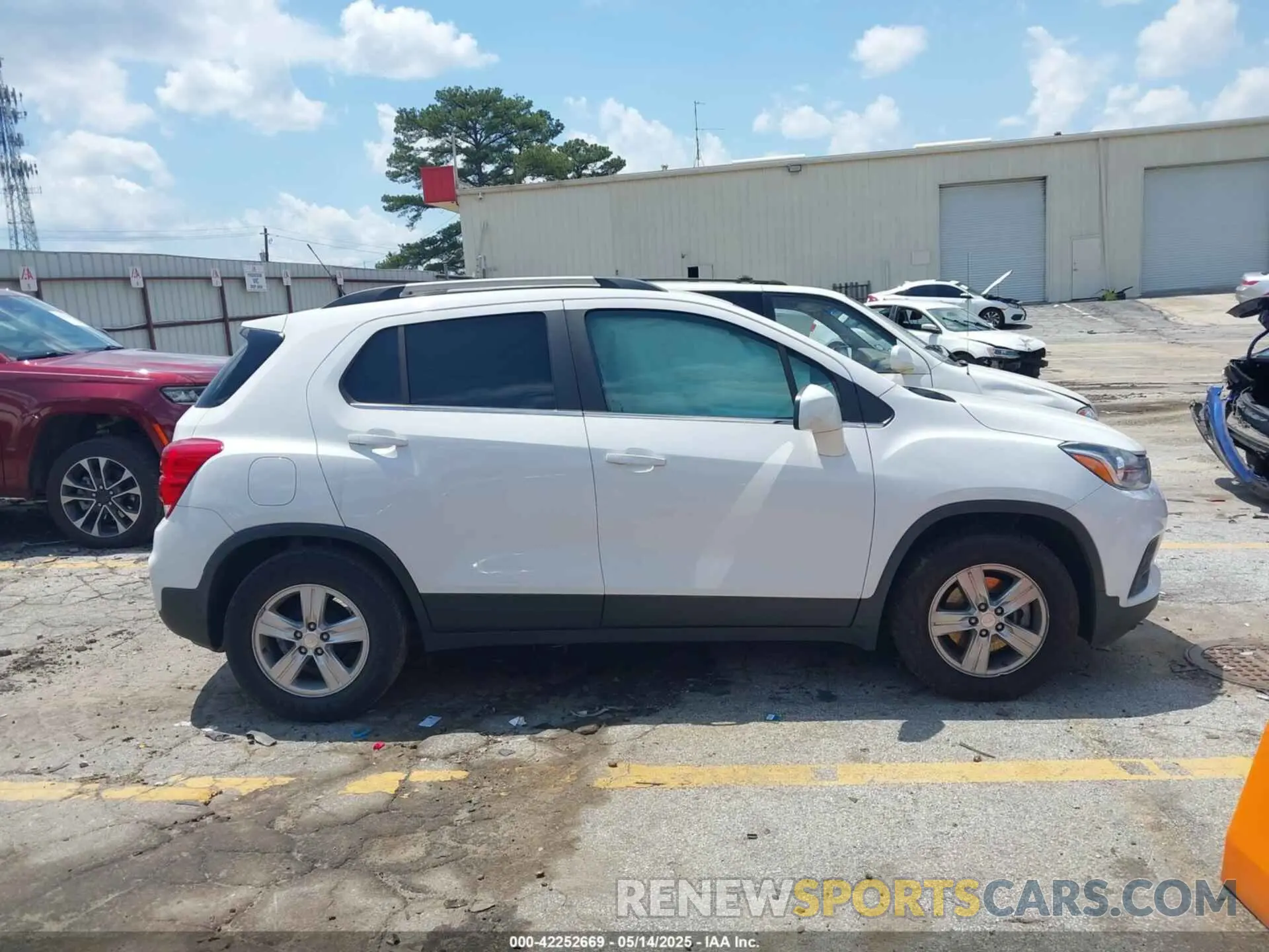 13 Photograph of a damaged car 3GNCJLSB3KL309534 CHEVROLET TRAX 2019