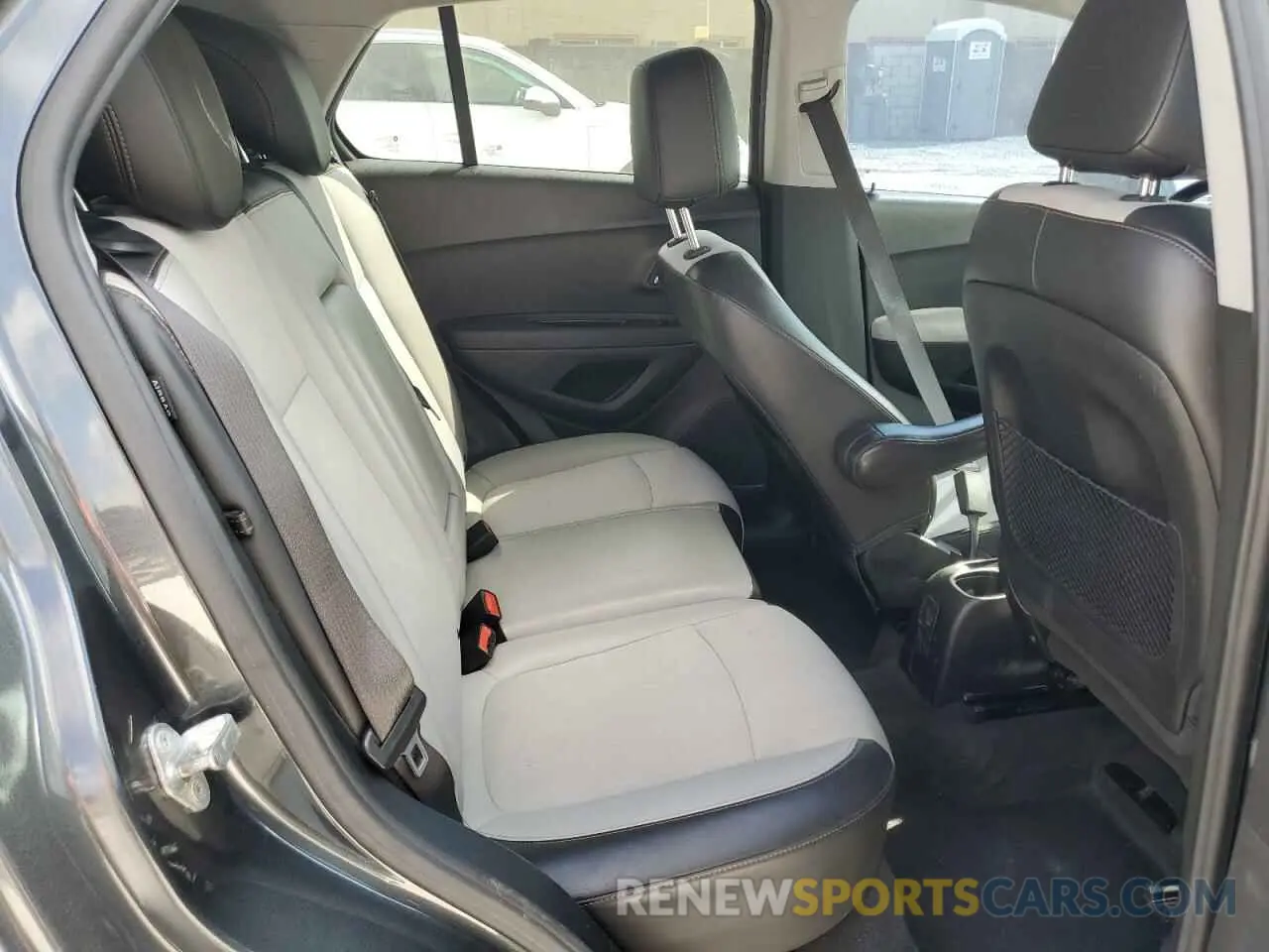 11 Photograph of a damaged car 3GNCJLSB3KL326303 CHEVROLET TRAX 2019