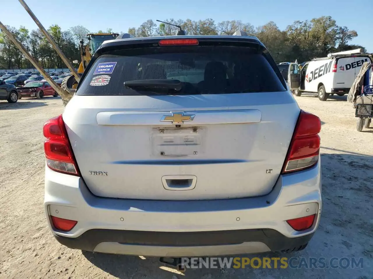 6 Photograph of a damaged car 3GNCJLSB3KL392463 CHEVROLET TRAX 2019