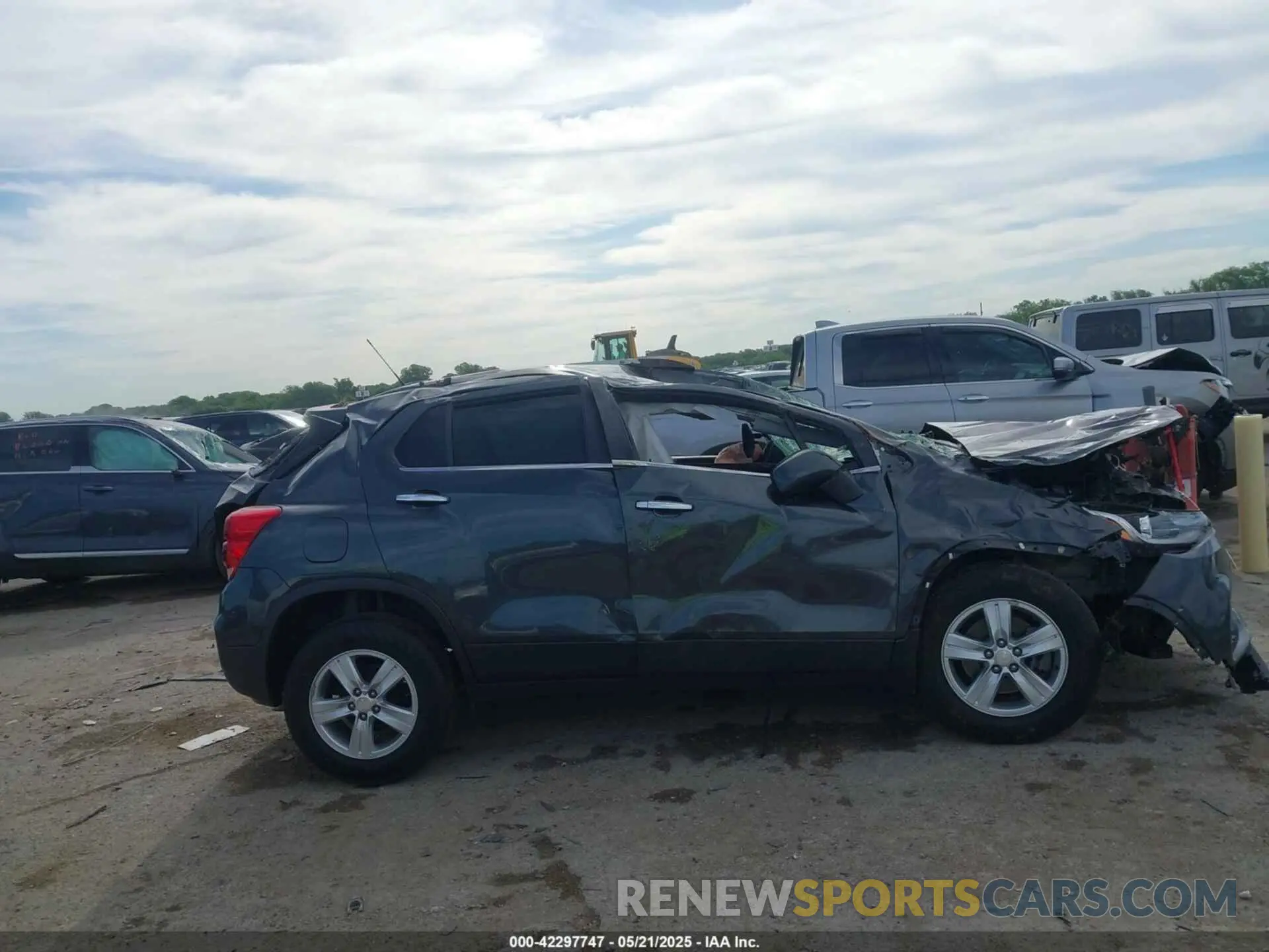 12 Photograph of a damaged car 3GNCJLSB3KL402506 CHEVROLET TRAX 2019
