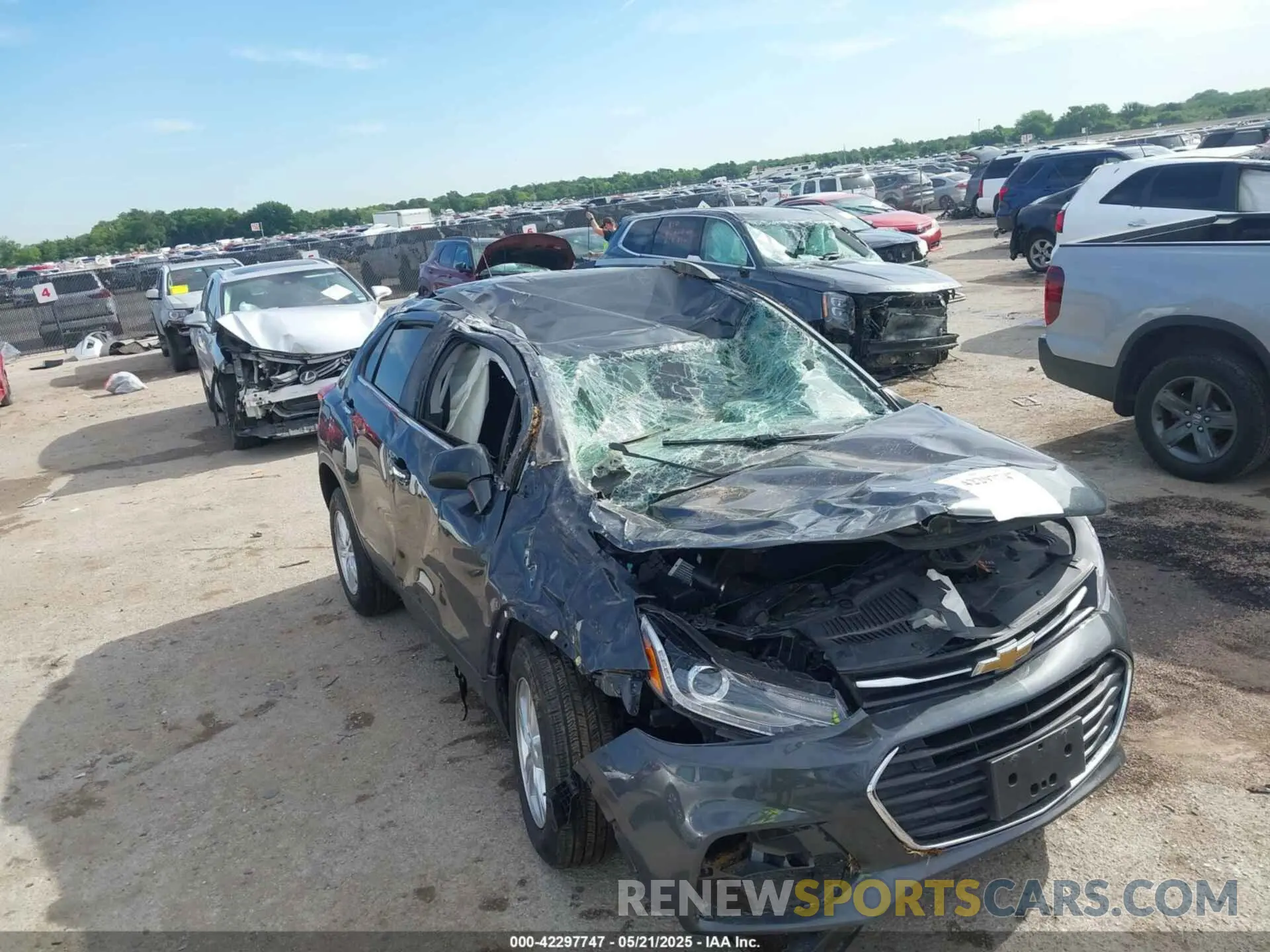 6 Photograph of a damaged car 3GNCJLSB3KL402506 CHEVROLET TRAX 2019