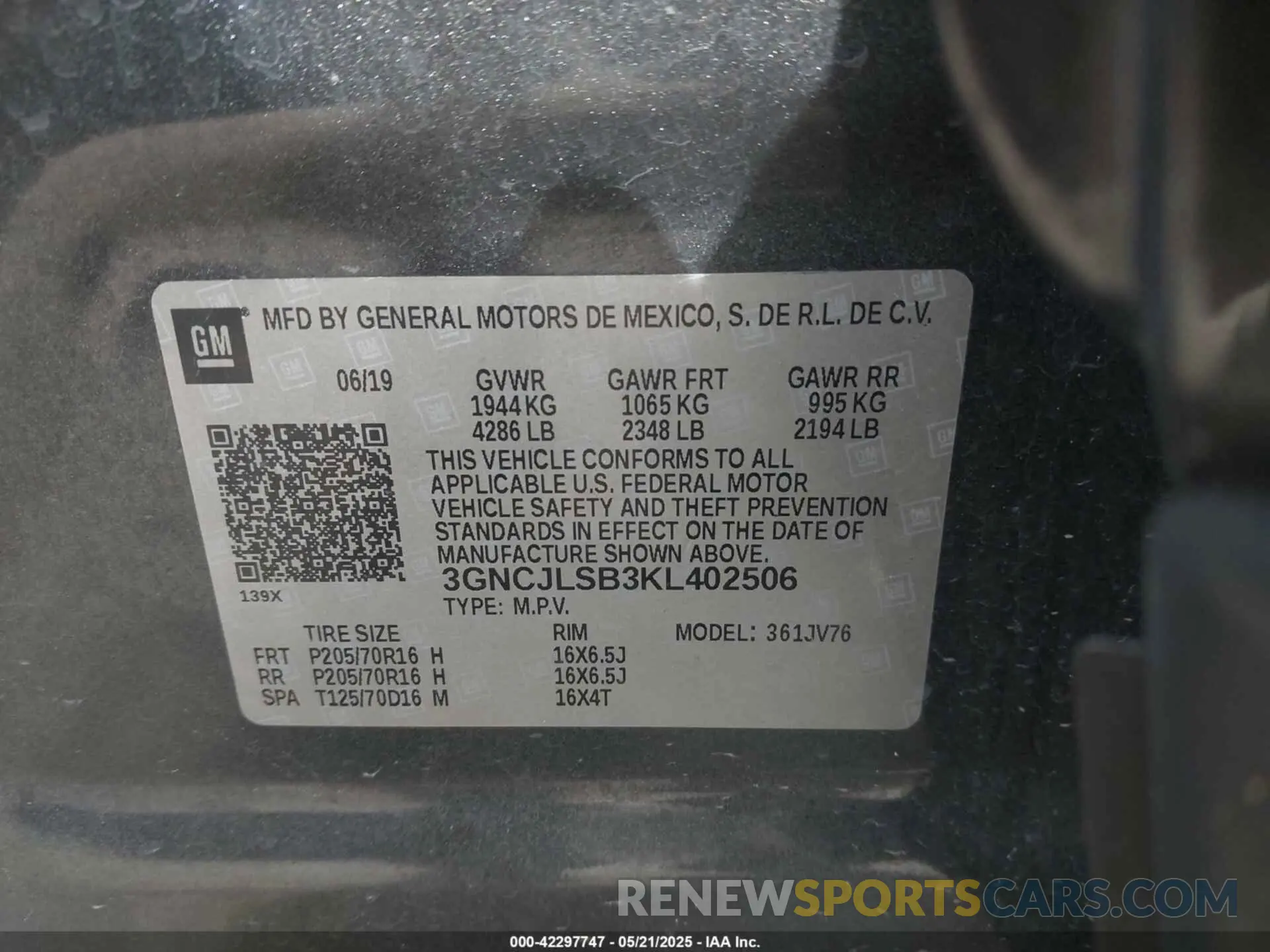 9 Photograph of a damaged car 3GNCJLSB3KL402506 CHEVROLET TRAX 2019