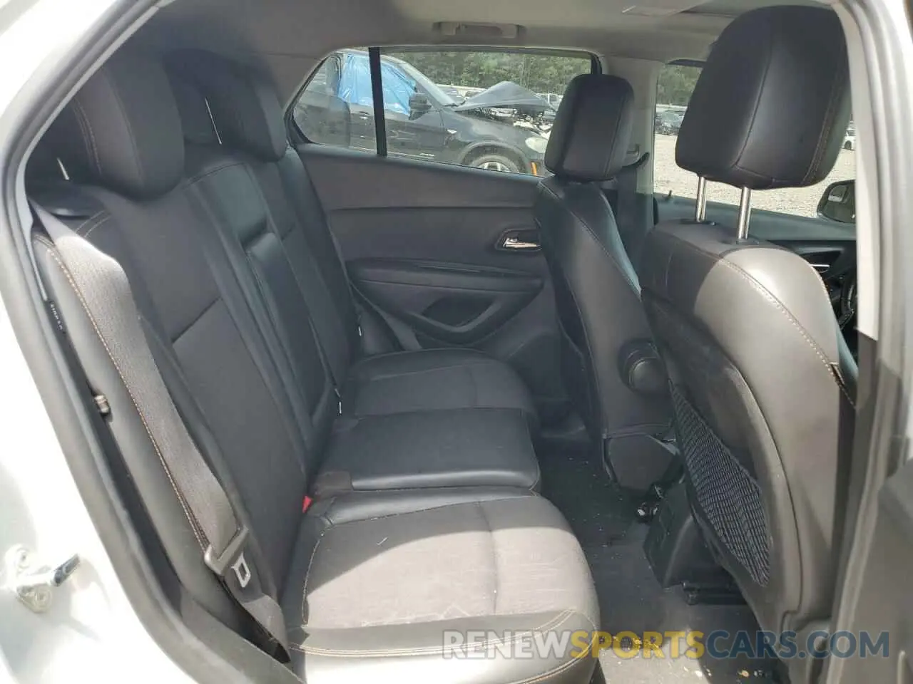 10 Photograph of a damaged car 3GNCJLSB4KL310692 CHEVROLET TRAX 2019