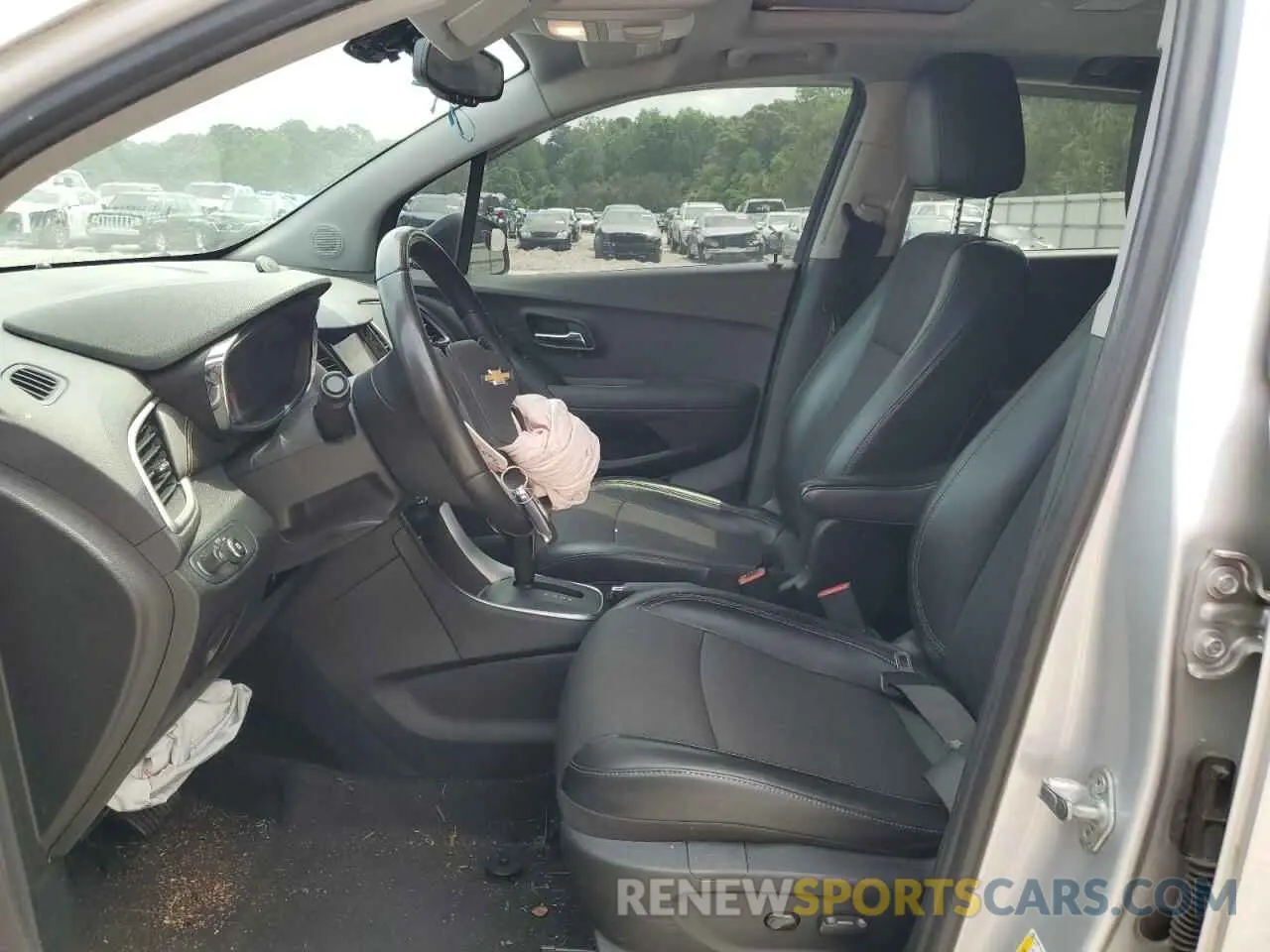 7 Photograph of a damaged car 3GNCJLSB4KL310692 CHEVROLET TRAX 2019