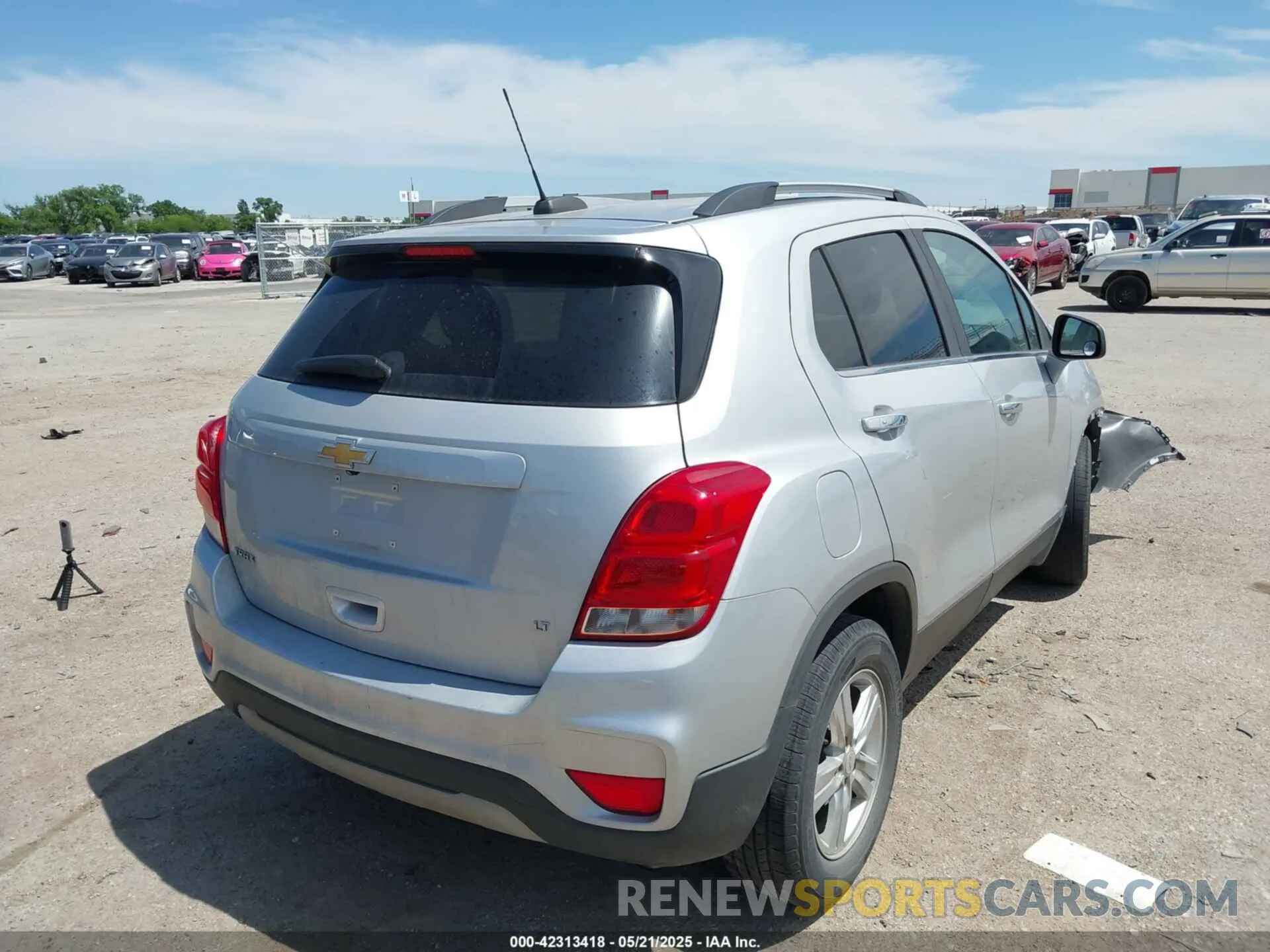 4 Photograph of a damaged car 3GNCJLSB5KL150242 CHEVROLET TRAX 2019