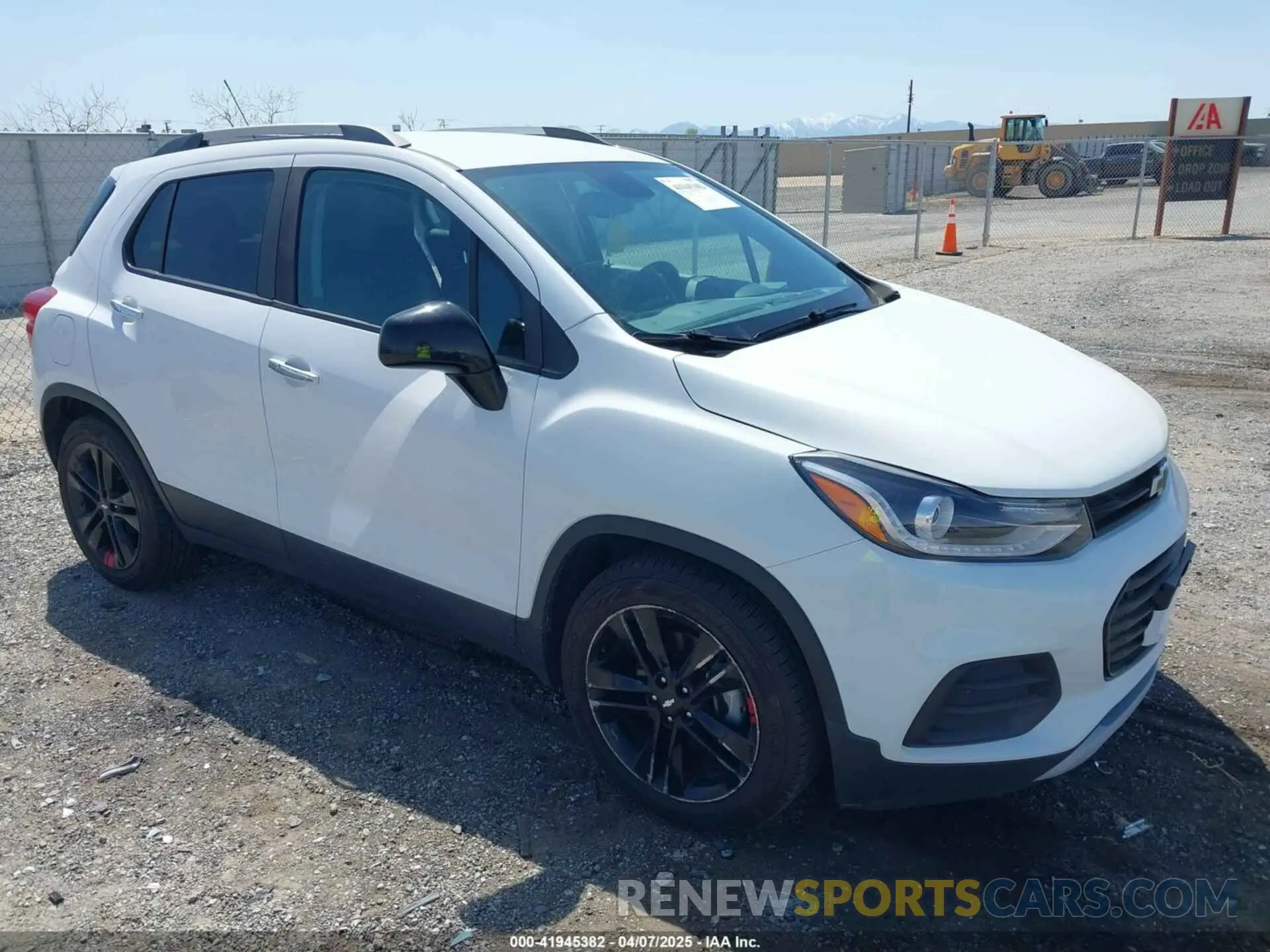 1 Photograph of a damaged car 3GNCJLSB5KL206373 CHEVROLET TRAX 2019