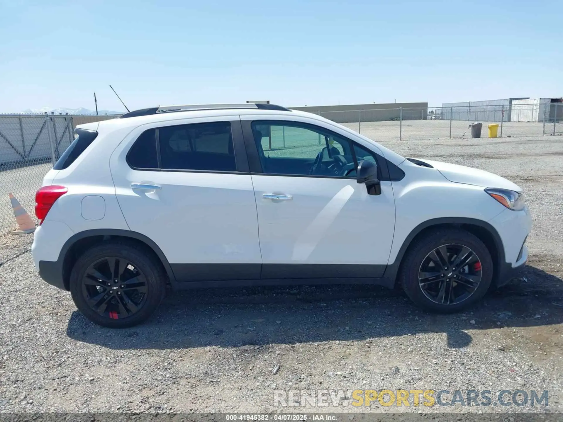 13 Photograph of a damaged car 3GNCJLSB5KL206373 CHEVROLET TRAX 2019