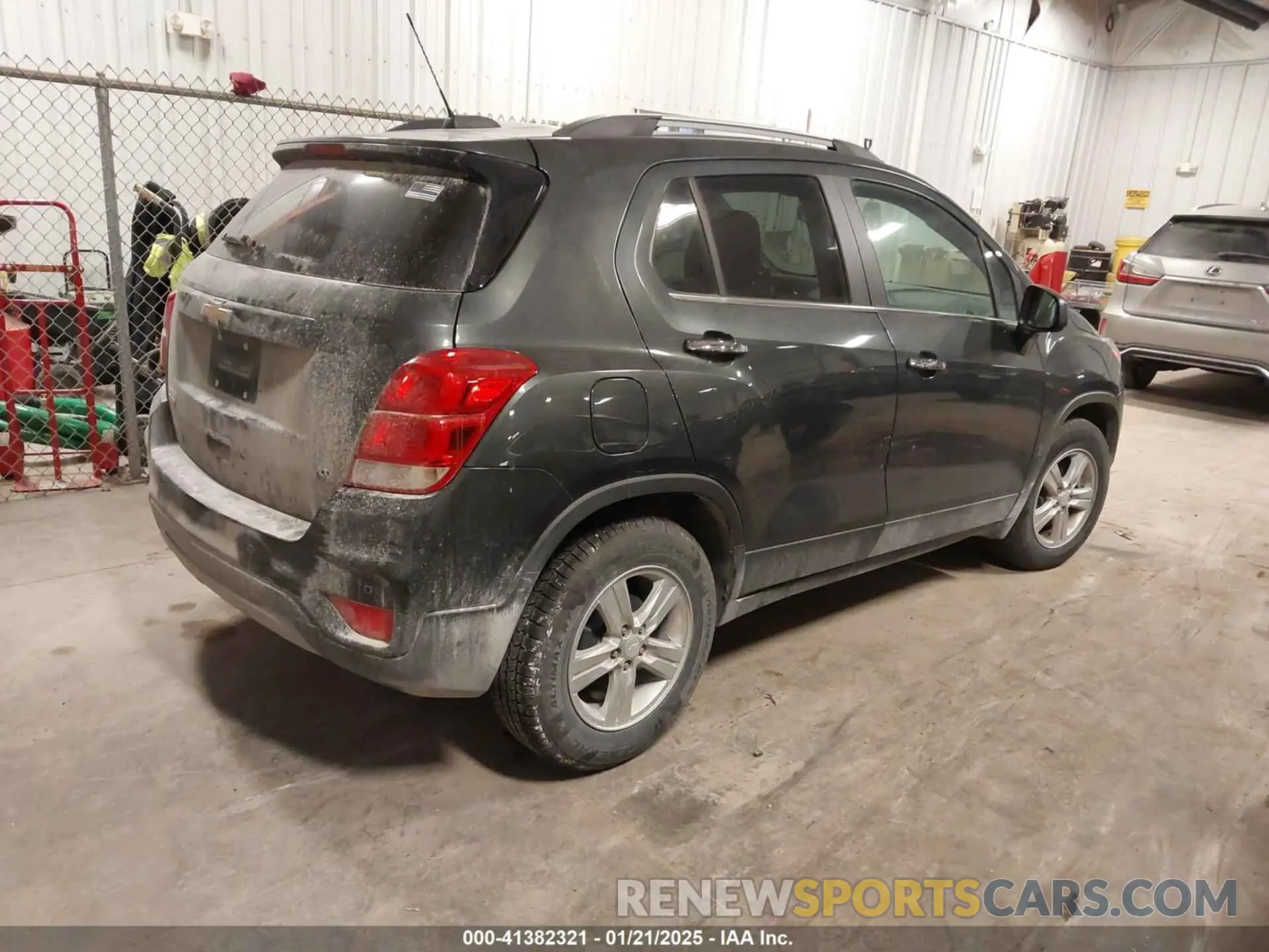 4 Photograph of a damaged car 3GNCJLSB5KL241737 CHEVROLET TRAX 2019