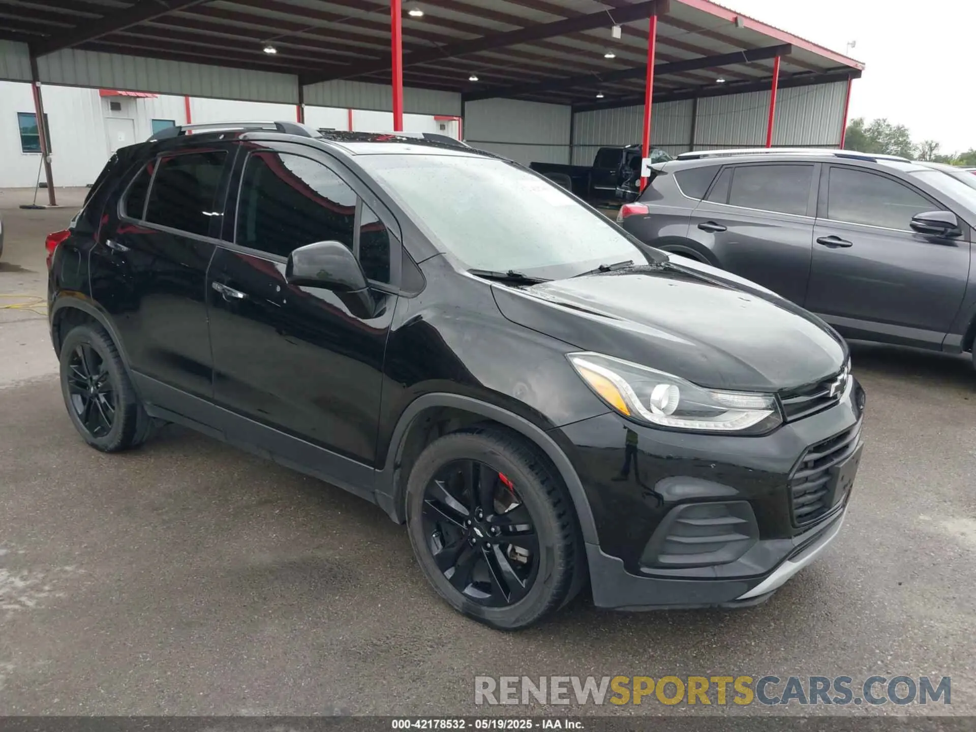 1 Photograph of a damaged car 3GNCJLSB5KL258165 CHEVROLET TRAX 2019