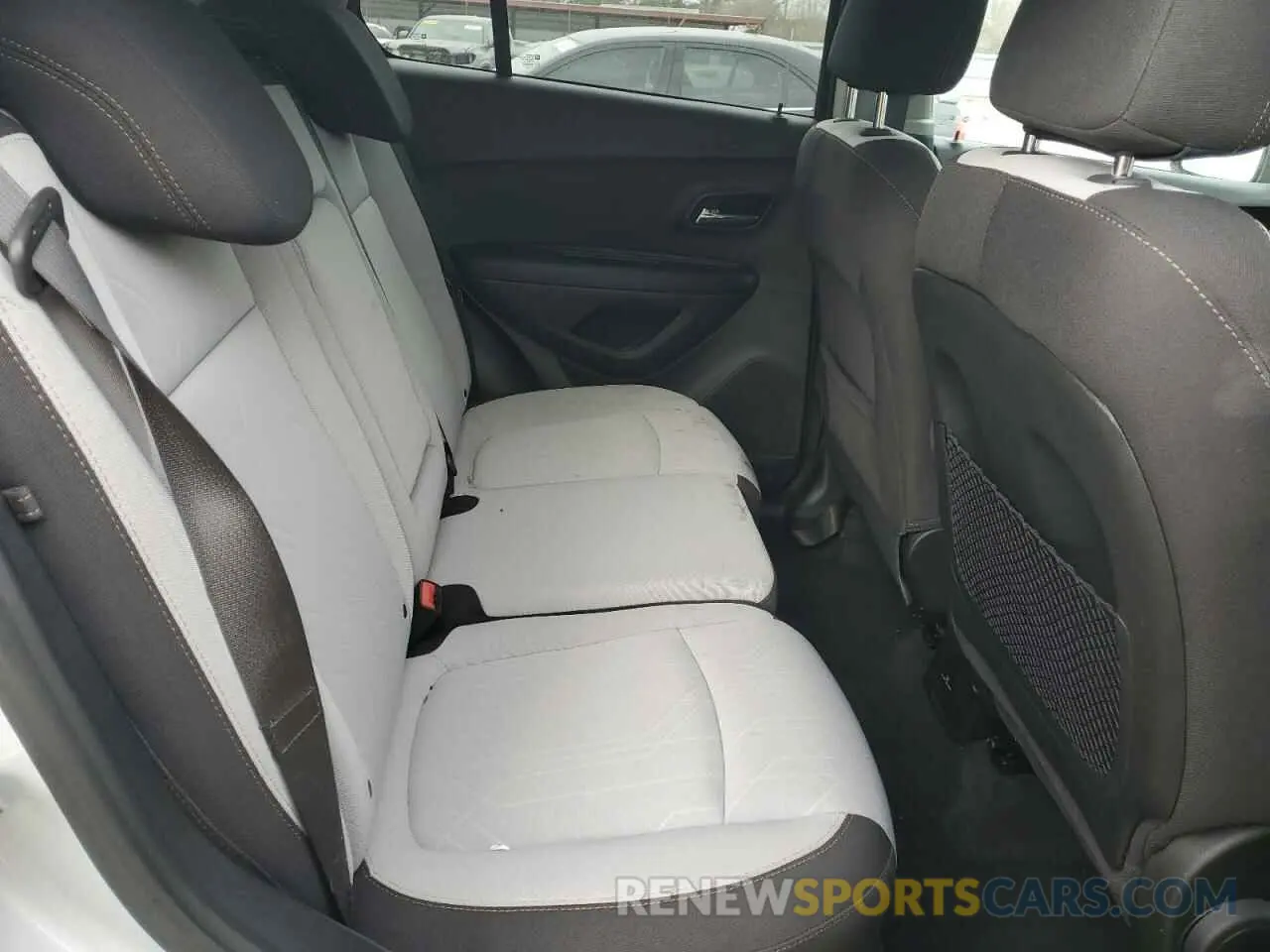 11 Photograph of a damaged car 3GNCJLSB5KL305596 CHEVROLET TRAX 2019