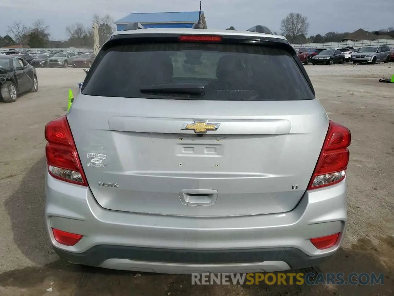 6 Photograph of a damaged car 3GNCJLSB5KL305596 CHEVROLET TRAX 2019