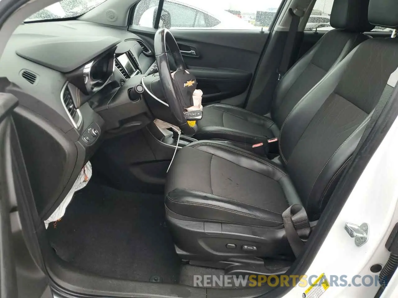 7 Photograph of a damaged car 3GNCJLSB5KL345550 CHEVROLET TRAX 2019