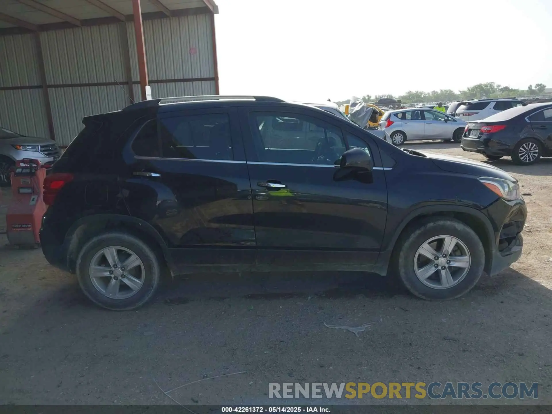 13 Photograph of a damaged car 3GNCJLSB5KL392562 CHEVROLET TRAX 2019