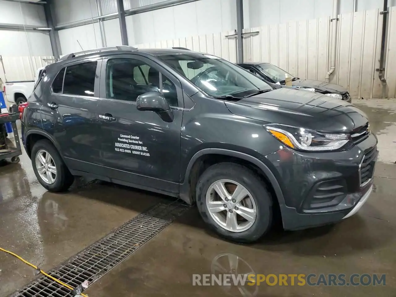 4 Photograph of a damaged car 3GNCJLSB6KL125382 CHEVROLET TRAX 2019