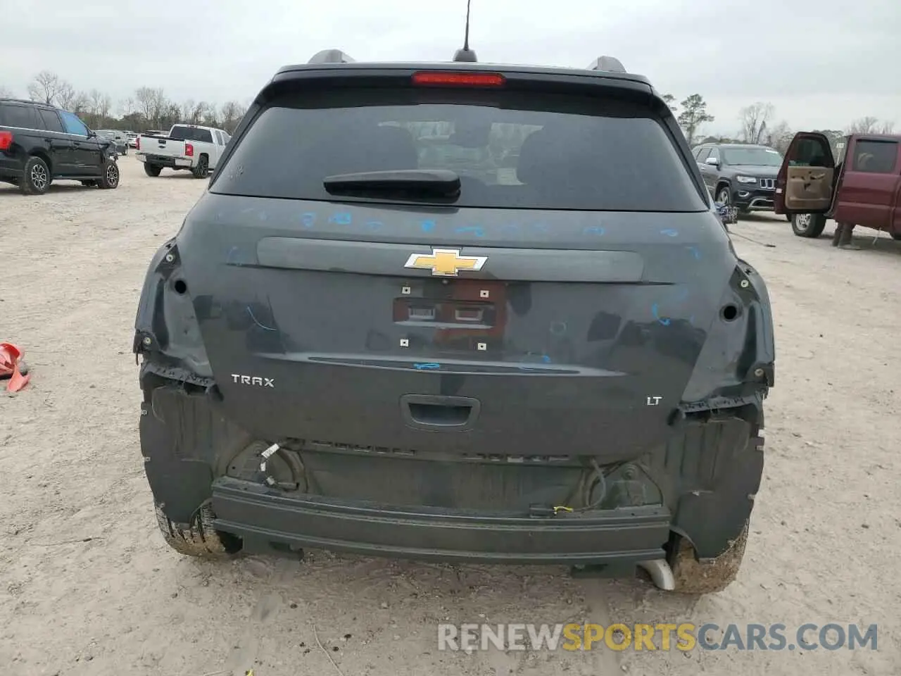 6 Photograph of a damaged car 3GNCJLSB6KL150735 CHEVROLET TRAX 2019