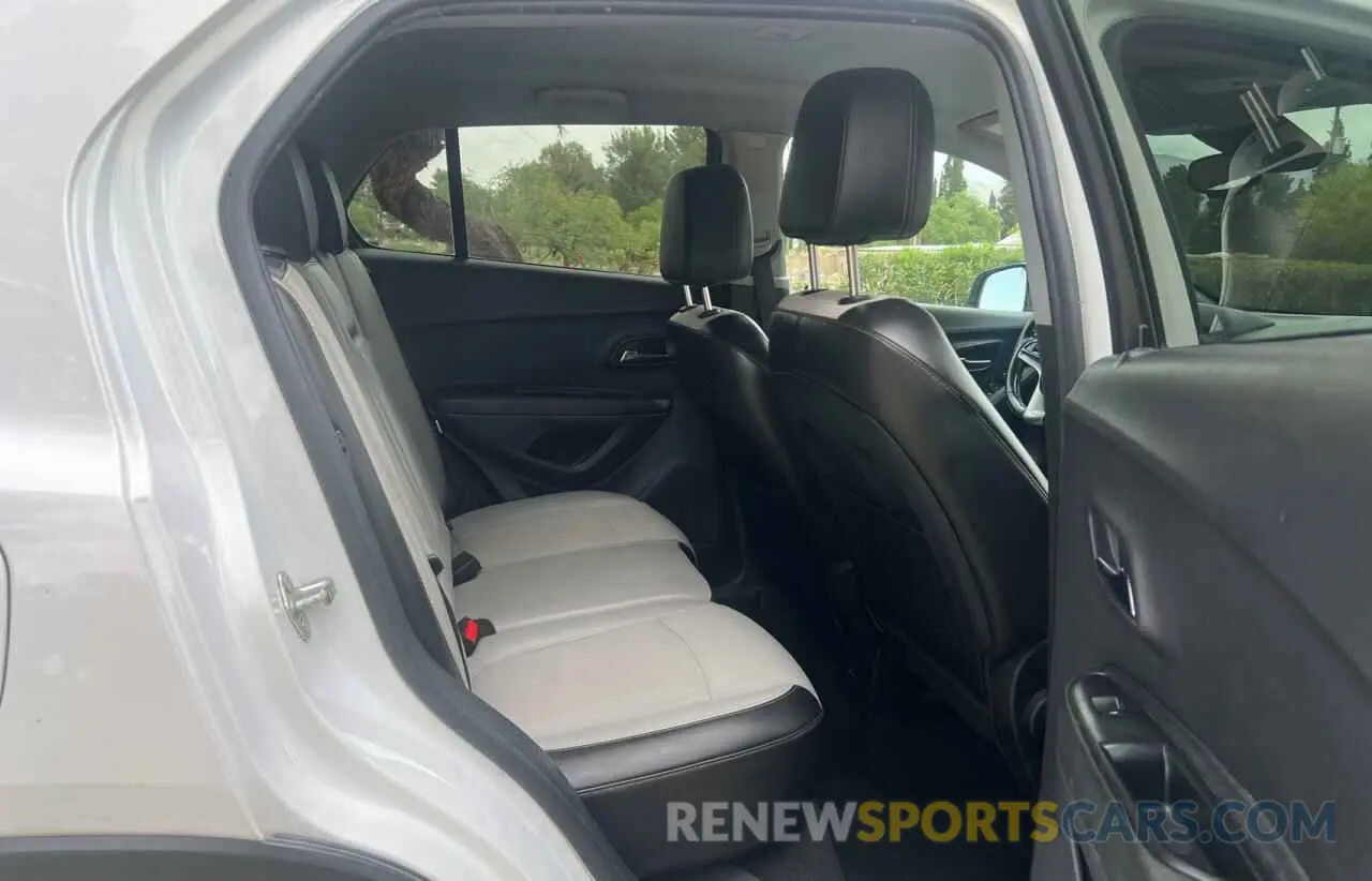 6 Photograph of a damaged car 3GNCJLSB6KL216684 CHEVROLET TRAX 2019
