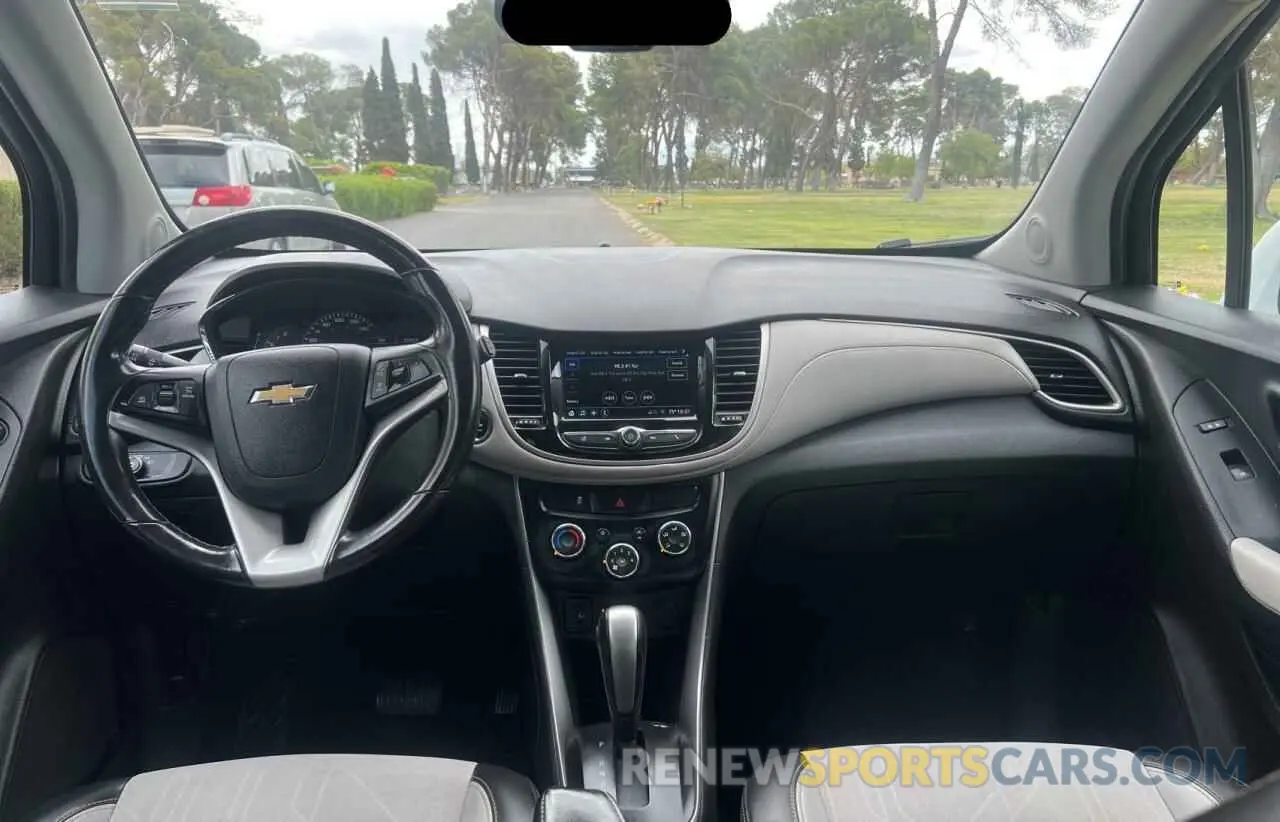 9 Photograph of a damaged car 3GNCJLSB6KL216684 CHEVROLET TRAX 2019