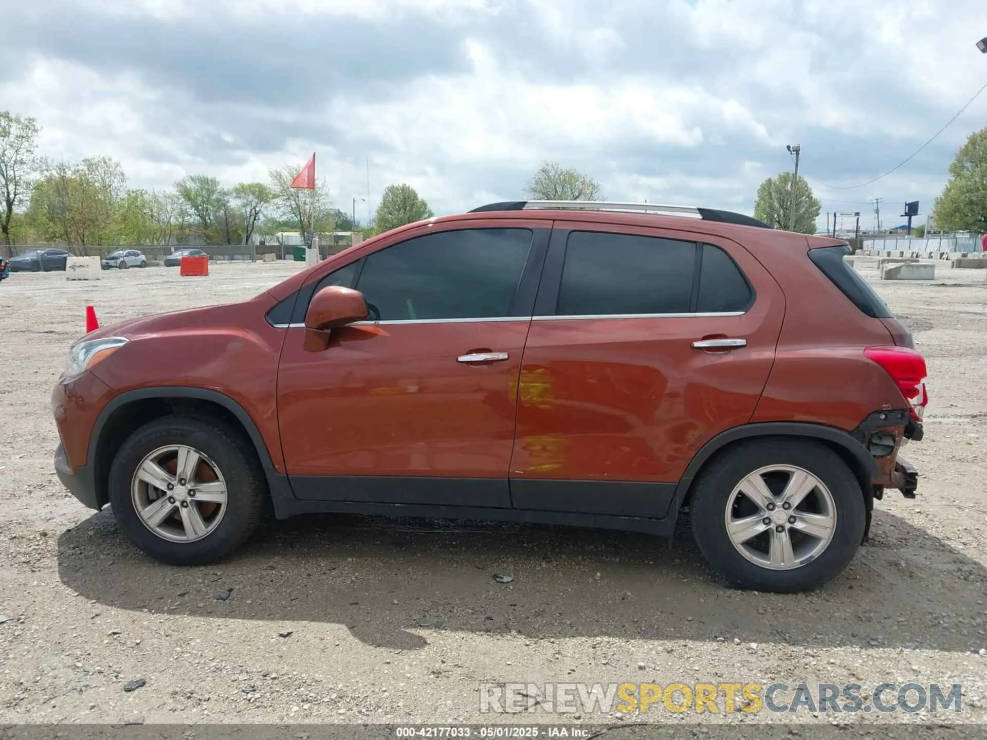 14 Photograph of a damaged car 3GNCJLSB6KL238085 CHEVROLET TRAX 2019