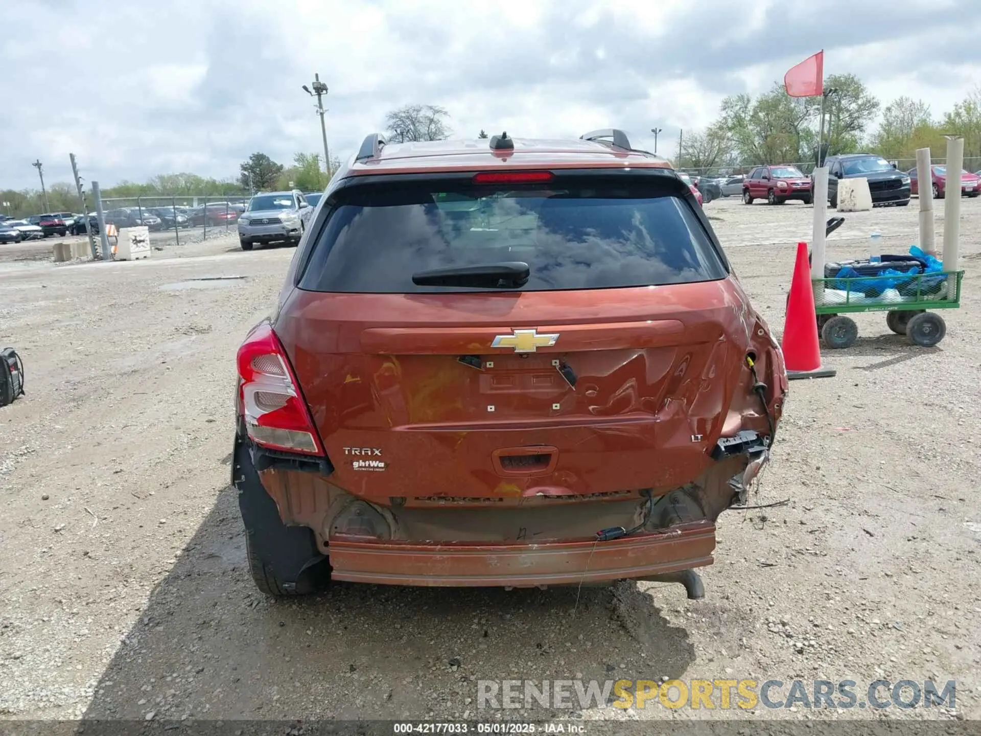 16 Photograph of a damaged car 3GNCJLSB6KL238085 CHEVROLET TRAX 2019