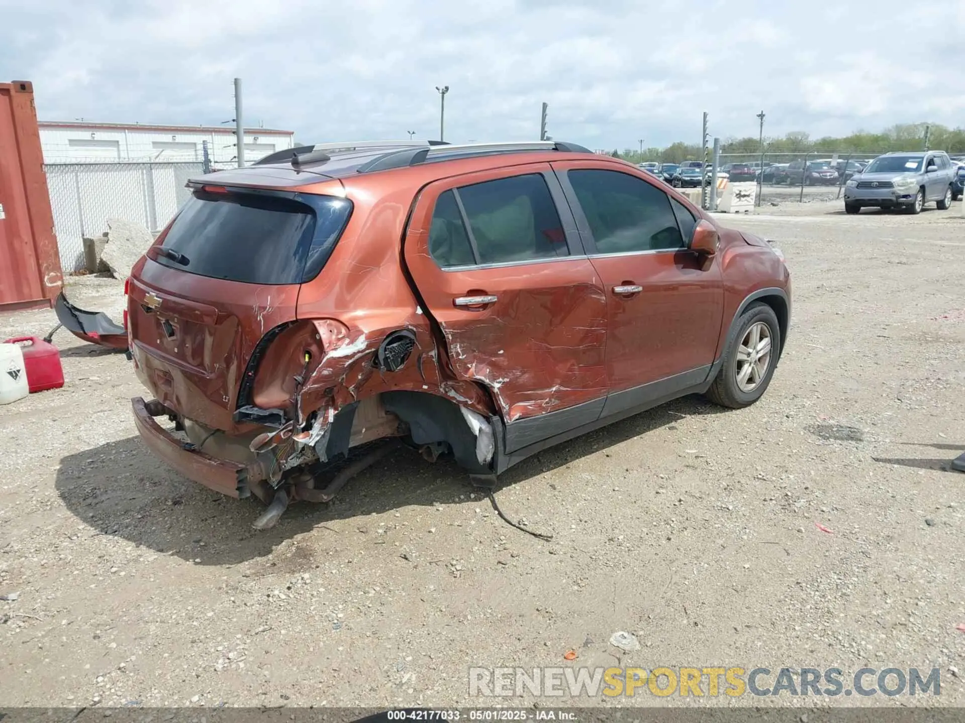 4 Photograph of a damaged car 3GNCJLSB6KL238085 CHEVROLET TRAX 2019
