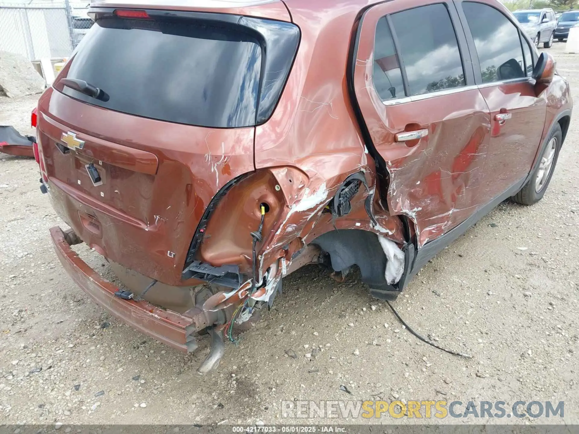 6 Photograph of a damaged car 3GNCJLSB6KL238085 CHEVROLET TRAX 2019