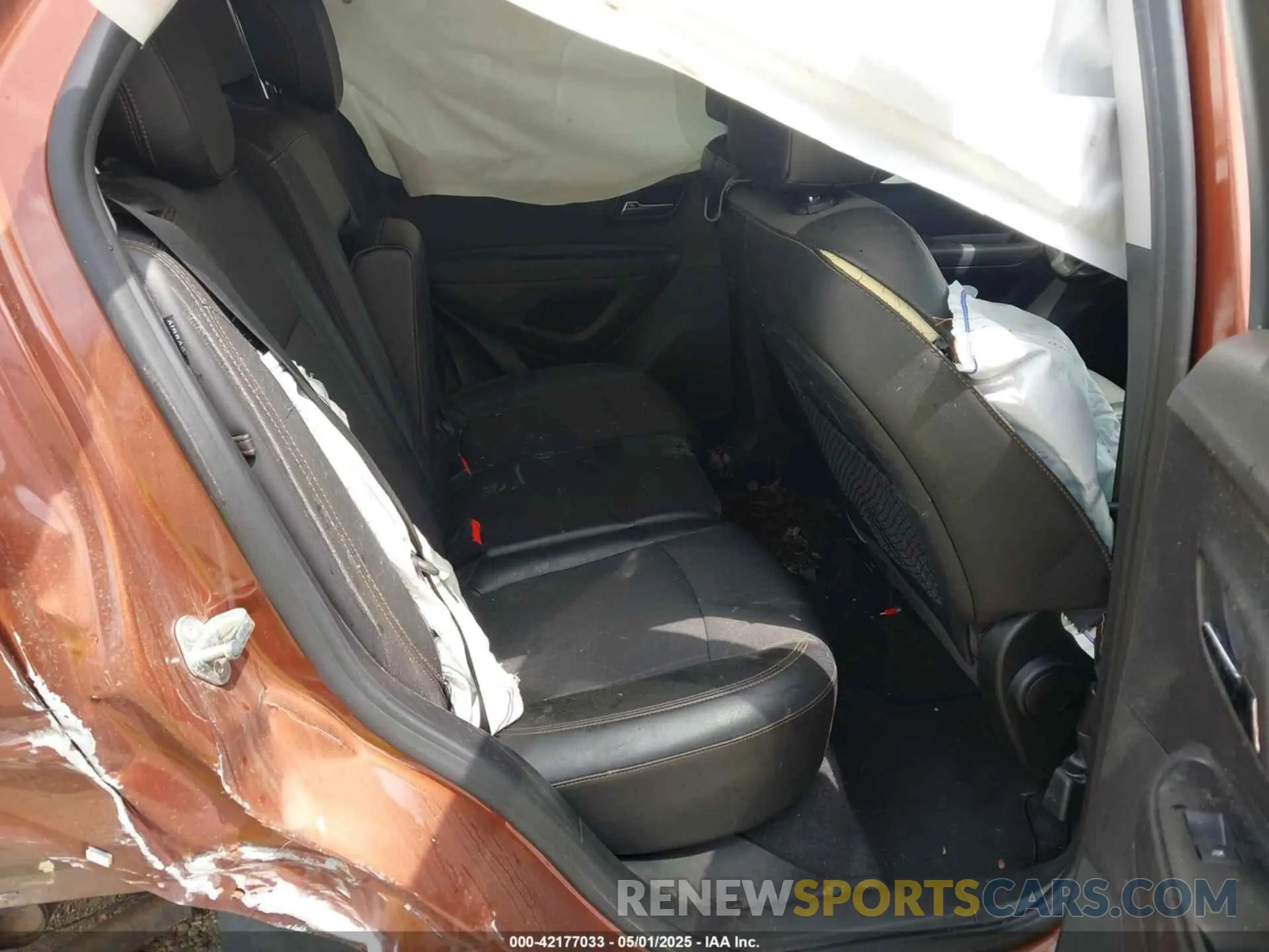 8 Photograph of a damaged car 3GNCJLSB6KL238085 CHEVROLET TRAX 2019