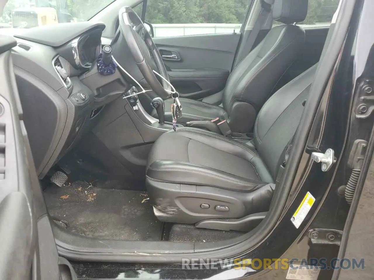 7 Photograph of a damaged car 3GNCJLSB6KL313481 CHEVROLET TRAX 2019
