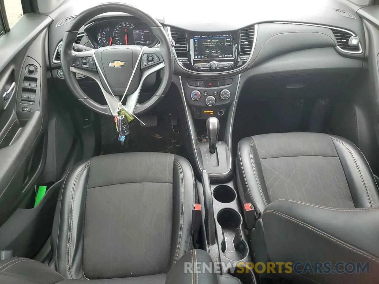 8 Photograph of a damaged car 3GNCJLSB6KL313481 CHEVROLET TRAX 2019
