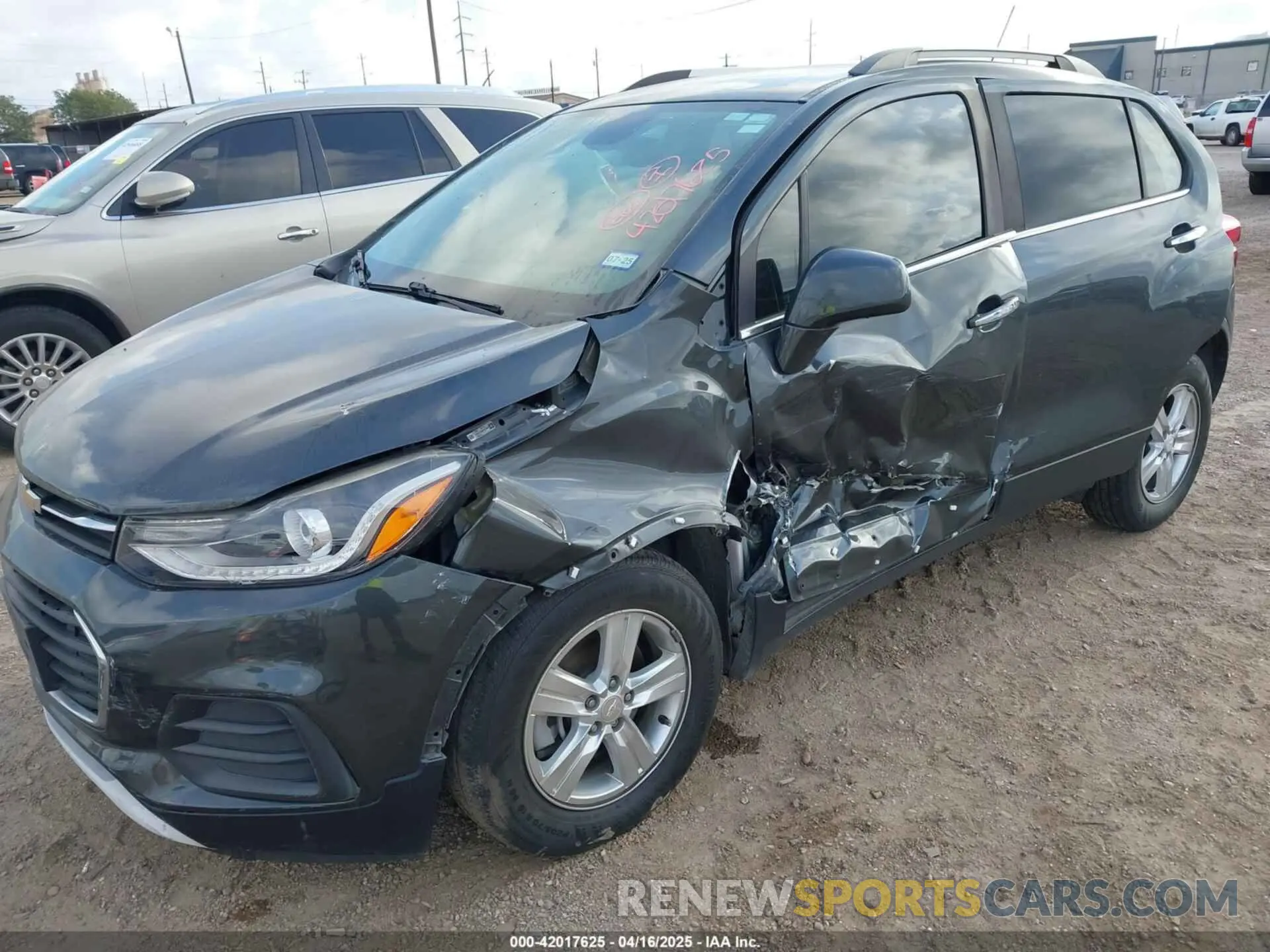 6 Photograph of a damaged car 3GNCJLSB6KL352619 CHEVROLET TRAX 2019