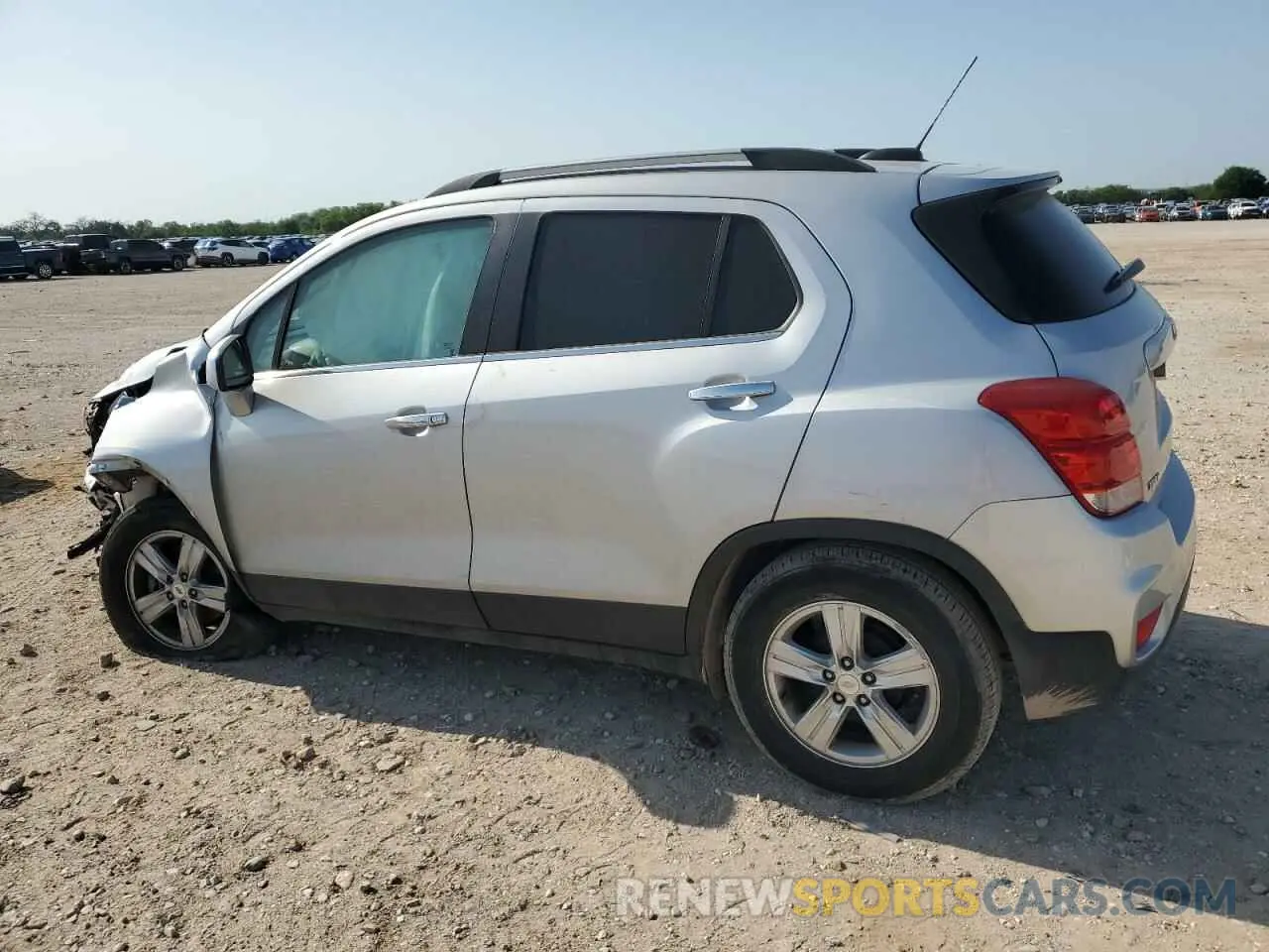 2 Photograph of a damaged car 3GNCJLSB6KL369470 CHEVROLET TRAX 2019