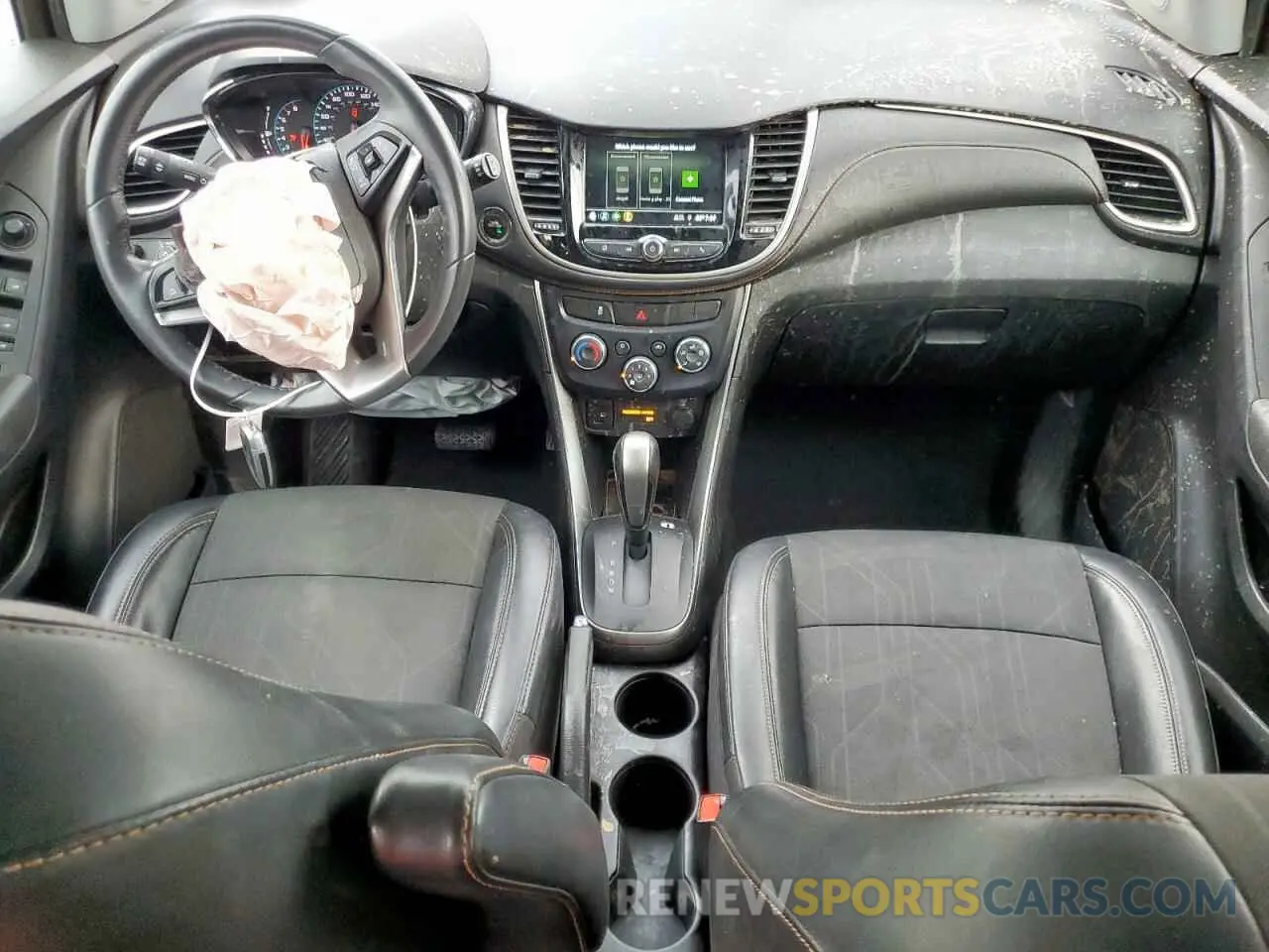 8 Photograph of a damaged car 3GNCJLSB6KL369470 CHEVROLET TRAX 2019