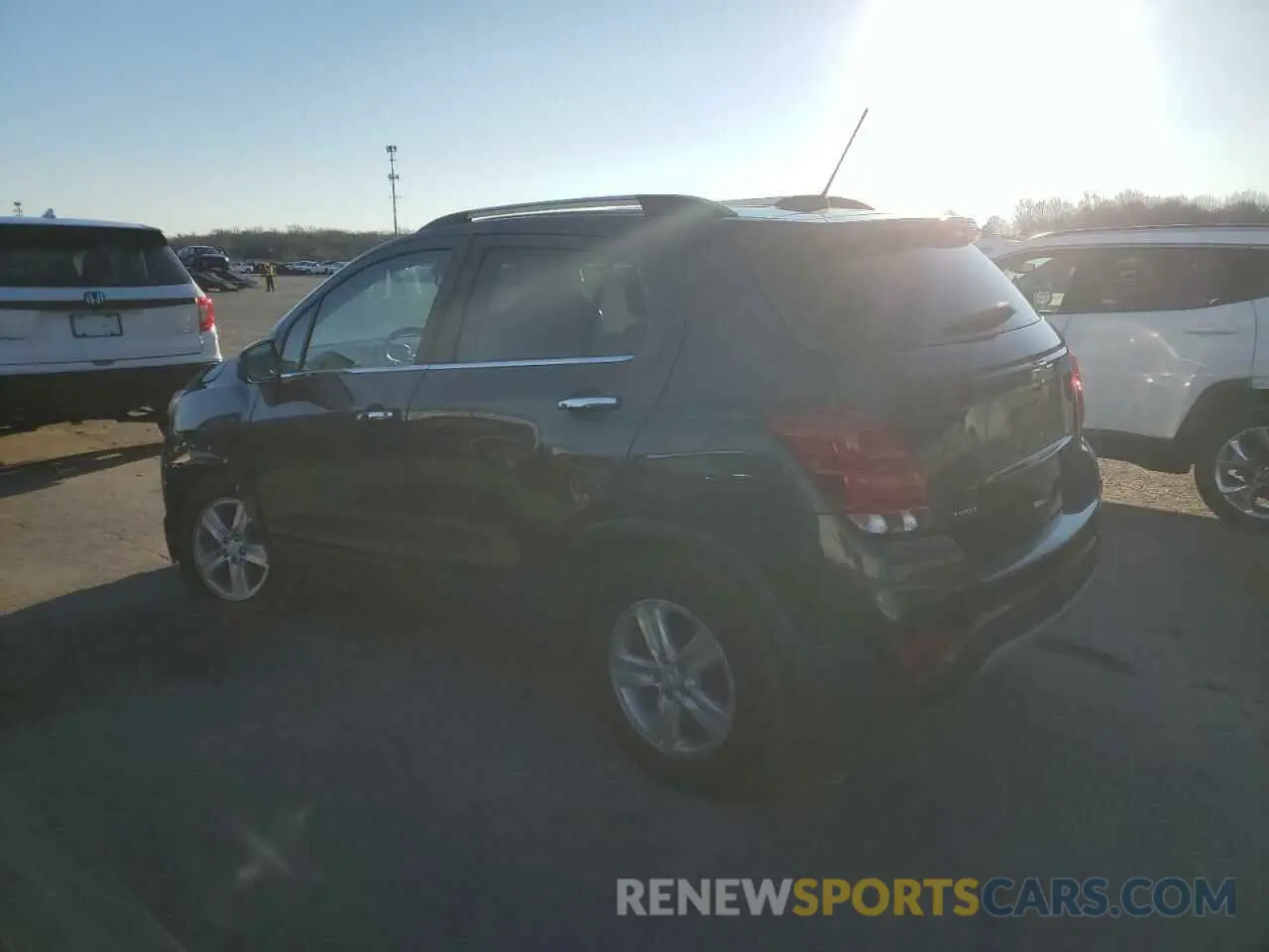 2 Photograph of a damaged car 3GNCJLSB6KL370389 CHEVROLET TRAX 2019
