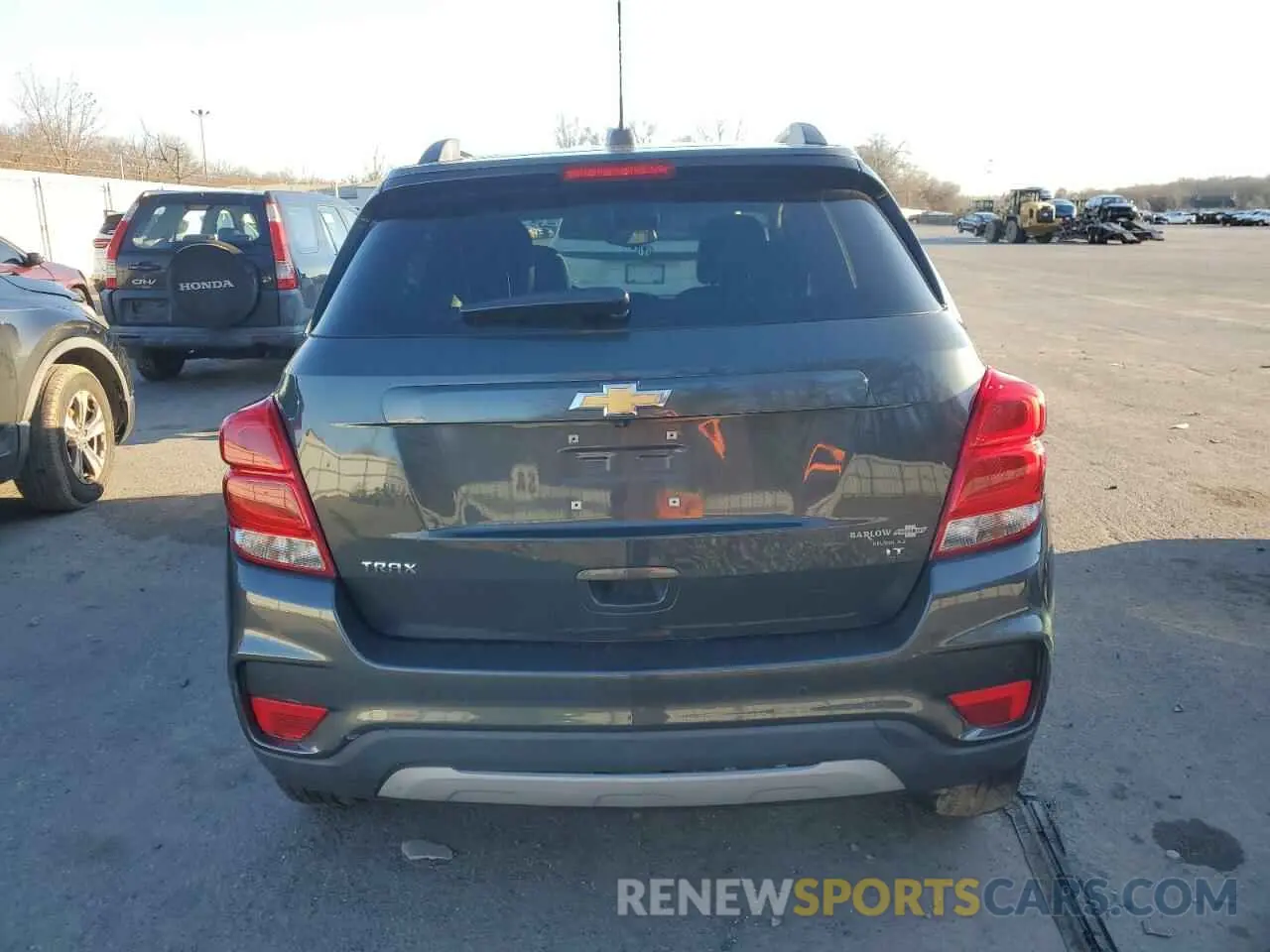 6 Photograph of a damaged car 3GNCJLSB6KL370389 CHEVROLET TRAX 2019