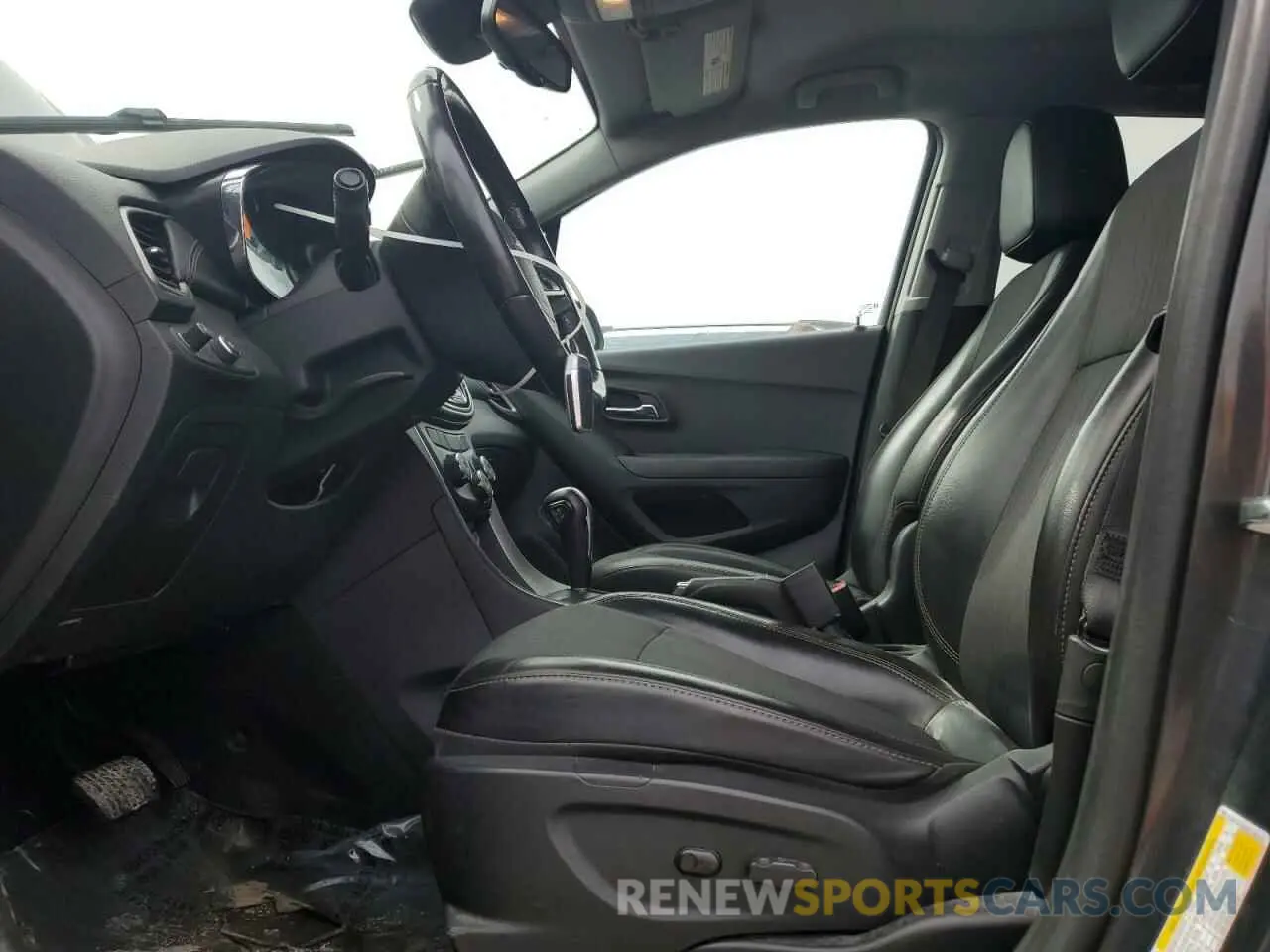7 Photograph of a damaged car 3GNCJLSB6KL388214 CHEVROLET TRAX 2019