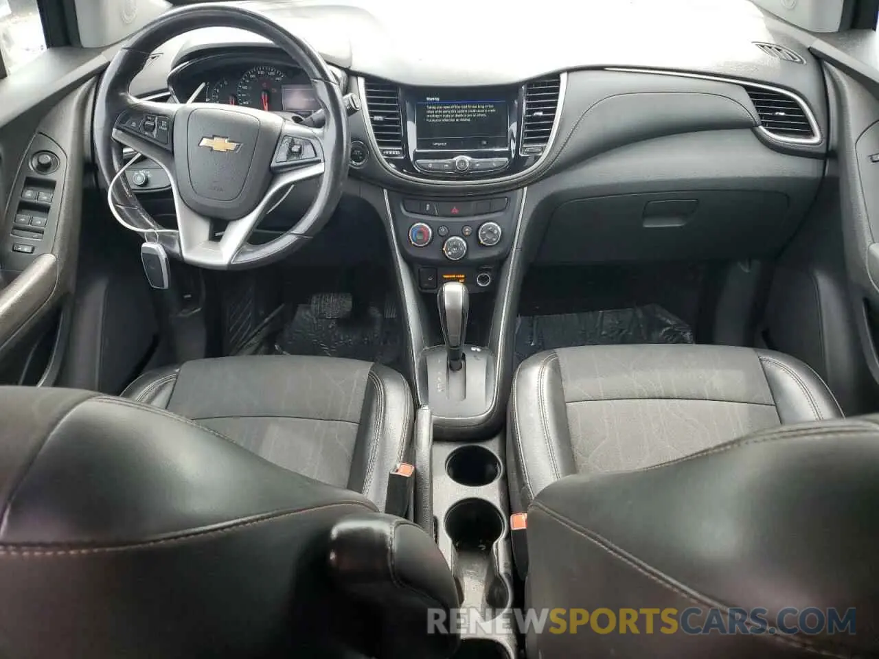 8 Photograph of a damaged car 3GNCJLSB6KL388214 CHEVROLET TRAX 2019
