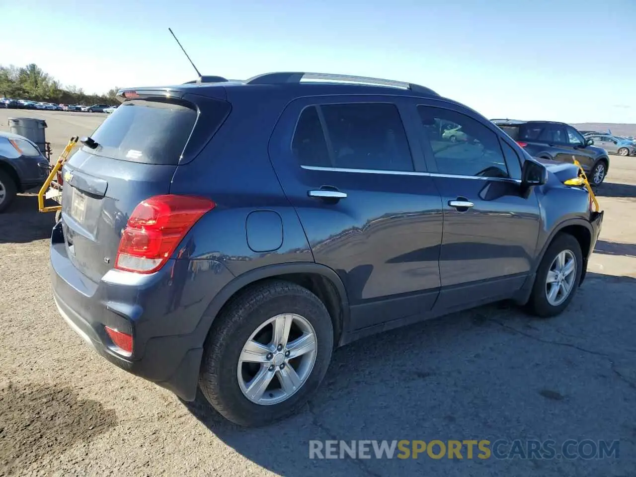 3 Photograph of a damaged car 3GNCJLSB7KL122443 CHEVROLET TRAX 2019