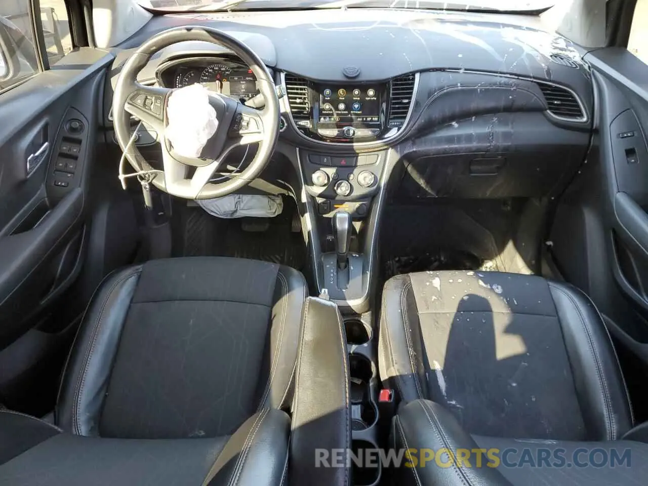 8 Photograph of a damaged car 3GNCJLSB7KL122443 CHEVROLET TRAX 2019