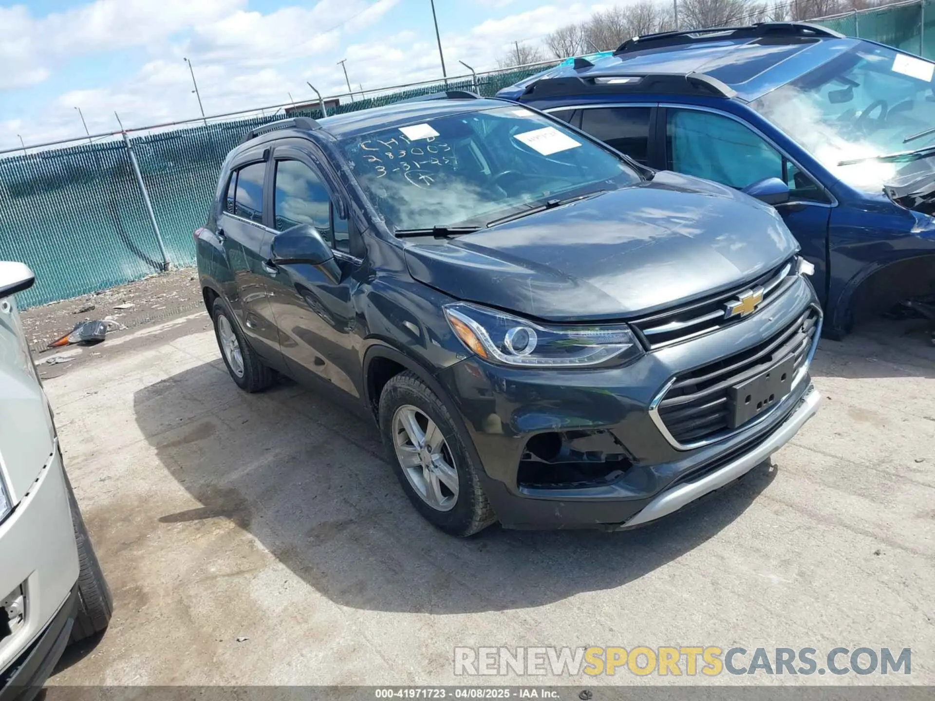 1 Photograph of a damaged car 3GNCJLSB7KL257518 CHEVROLET TRAX 2019