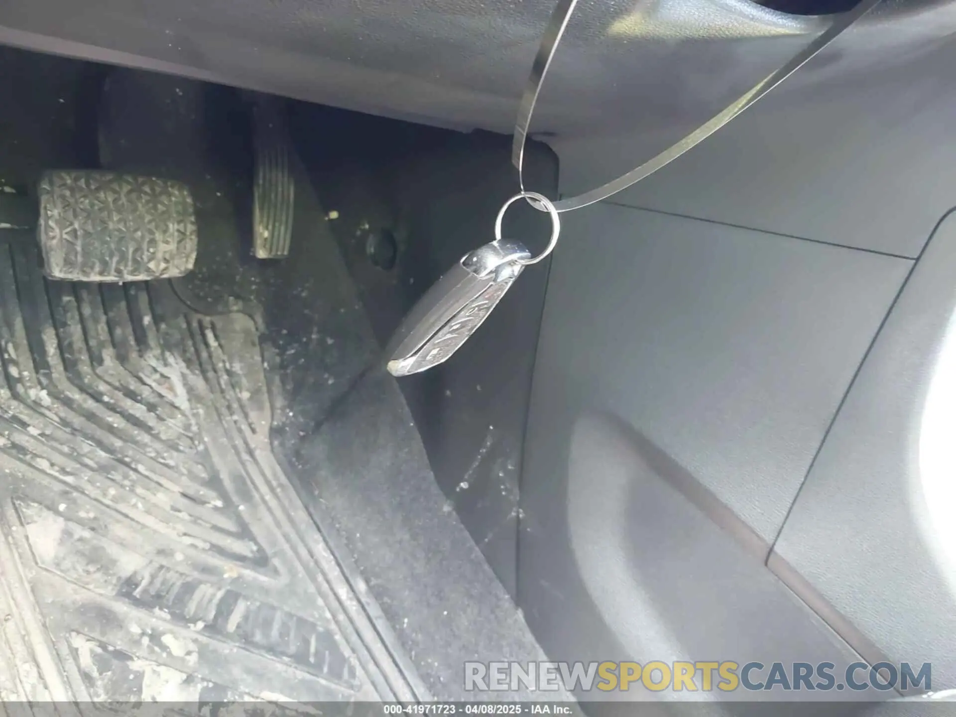 11 Photograph of a damaged car 3GNCJLSB7KL257518 CHEVROLET TRAX 2019