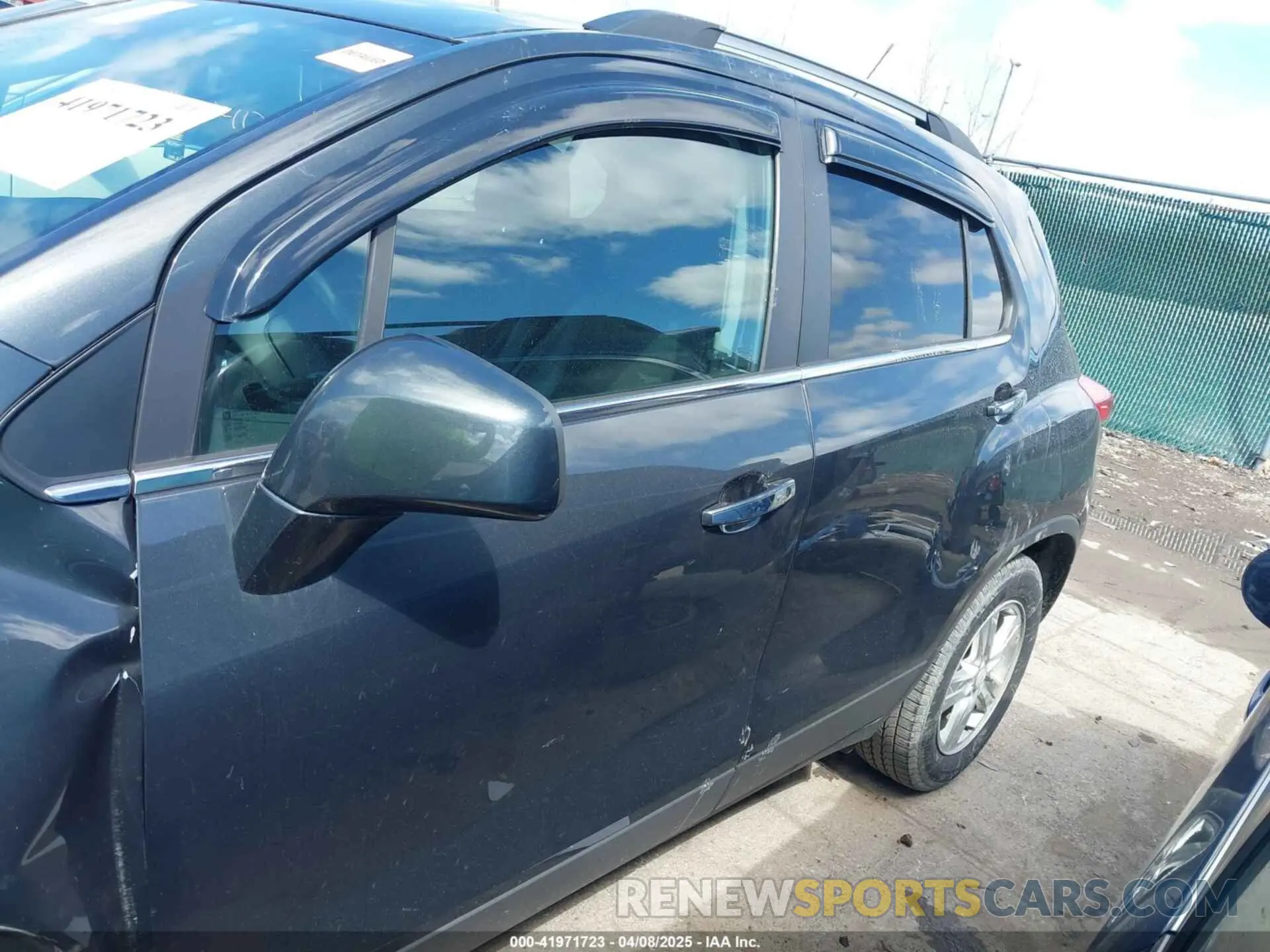14 Photograph of a damaged car 3GNCJLSB7KL257518 CHEVROLET TRAX 2019