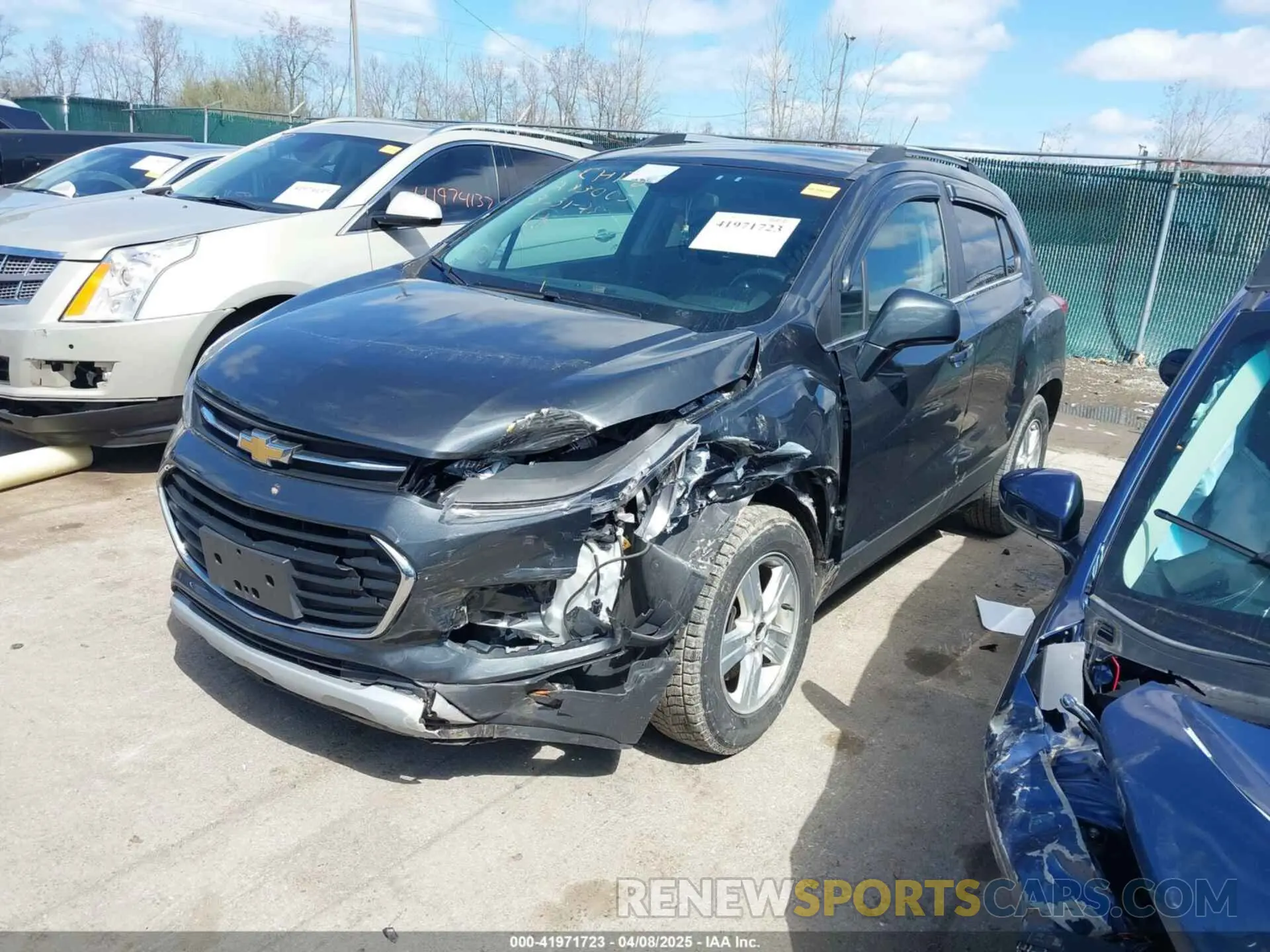 2 Photograph of a damaged car 3GNCJLSB7KL257518 CHEVROLET TRAX 2019