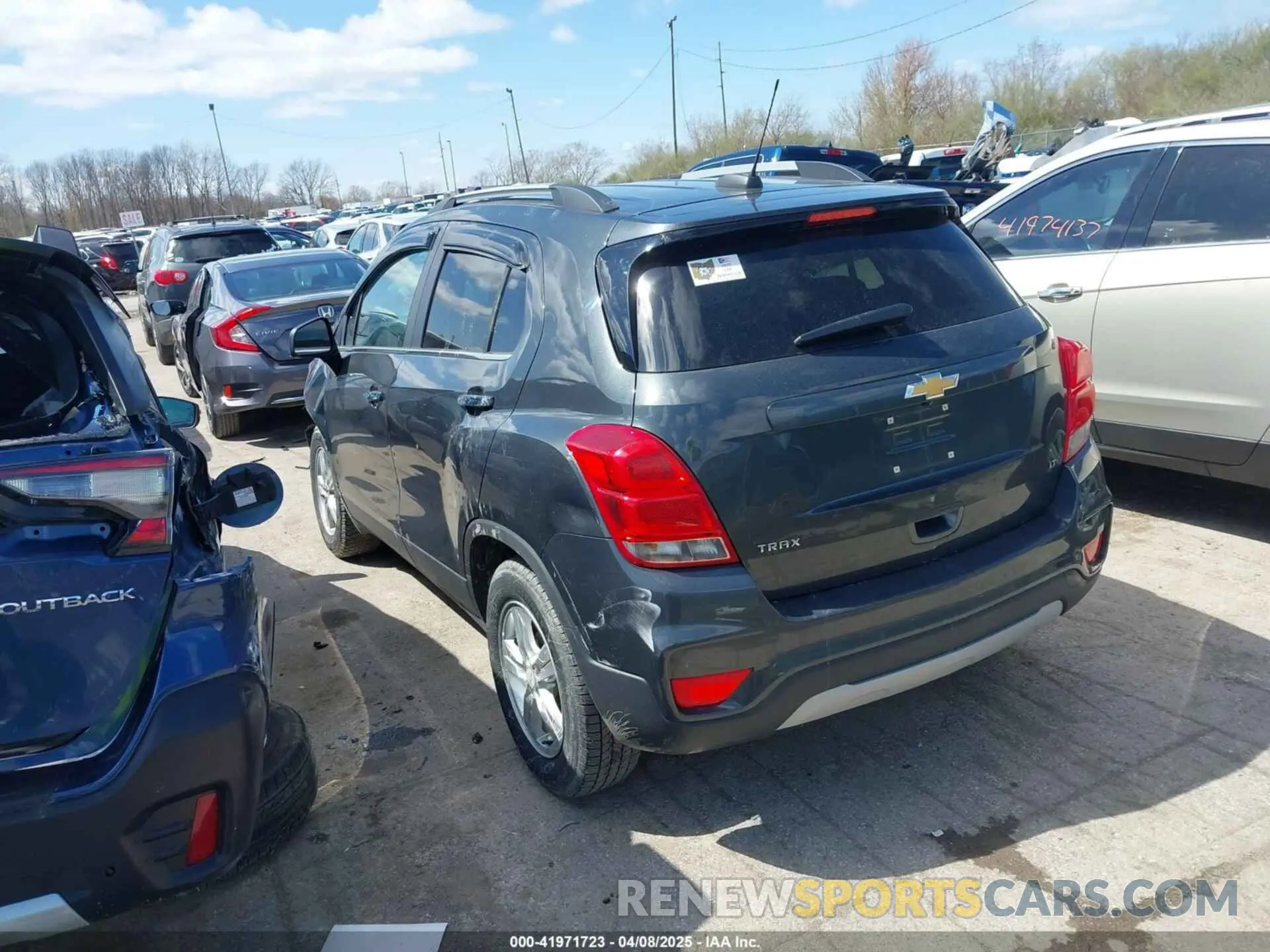 3 Photograph of a damaged car 3GNCJLSB7KL257518 CHEVROLET TRAX 2019