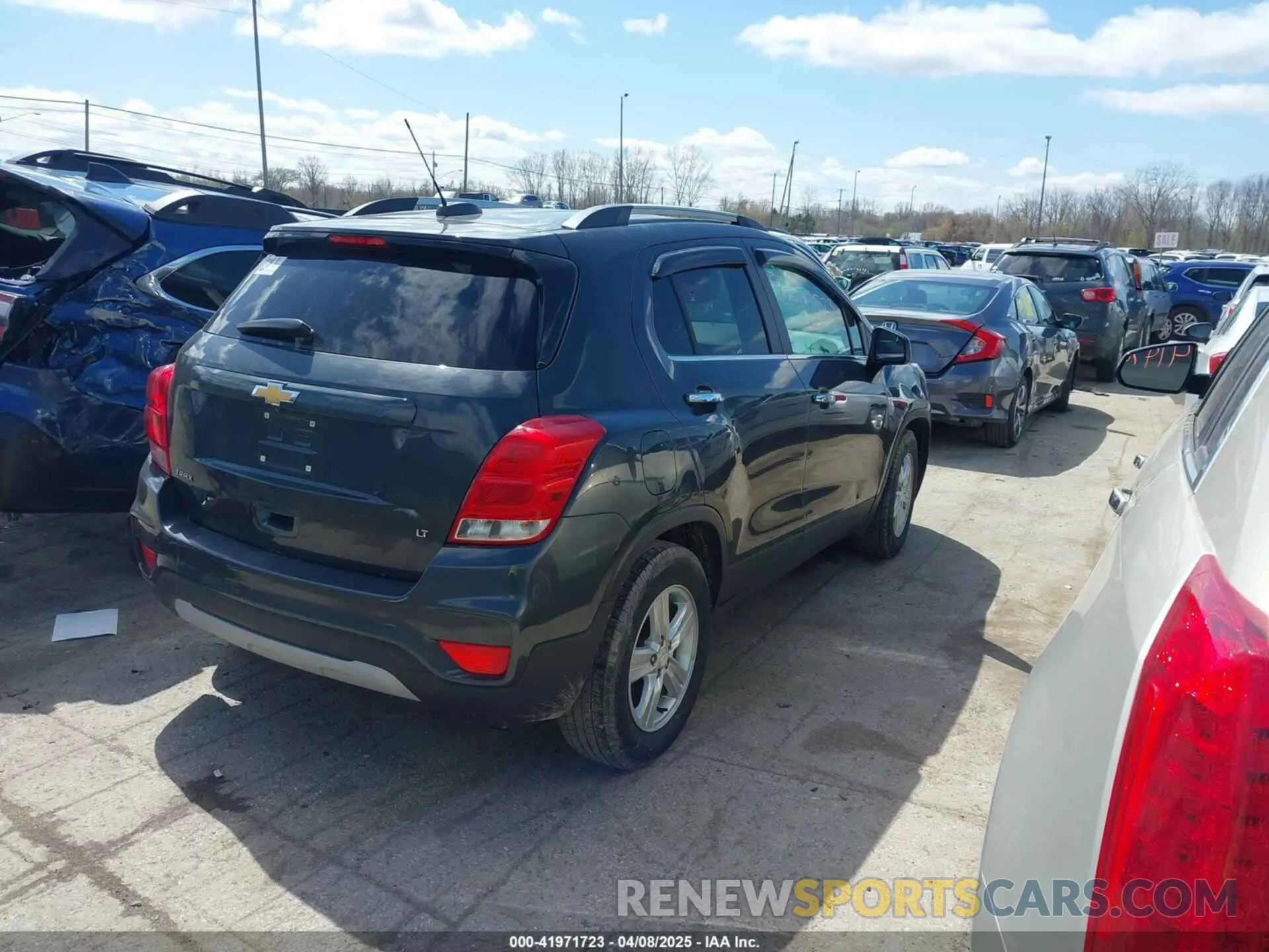 4 Photograph of a damaged car 3GNCJLSB7KL257518 CHEVROLET TRAX 2019