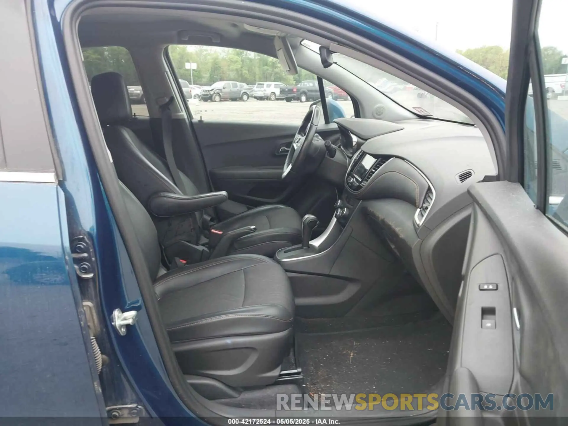 5 Photograph of a damaged car 3GNCJLSB7KL267854 CHEVROLET TRAX 2019