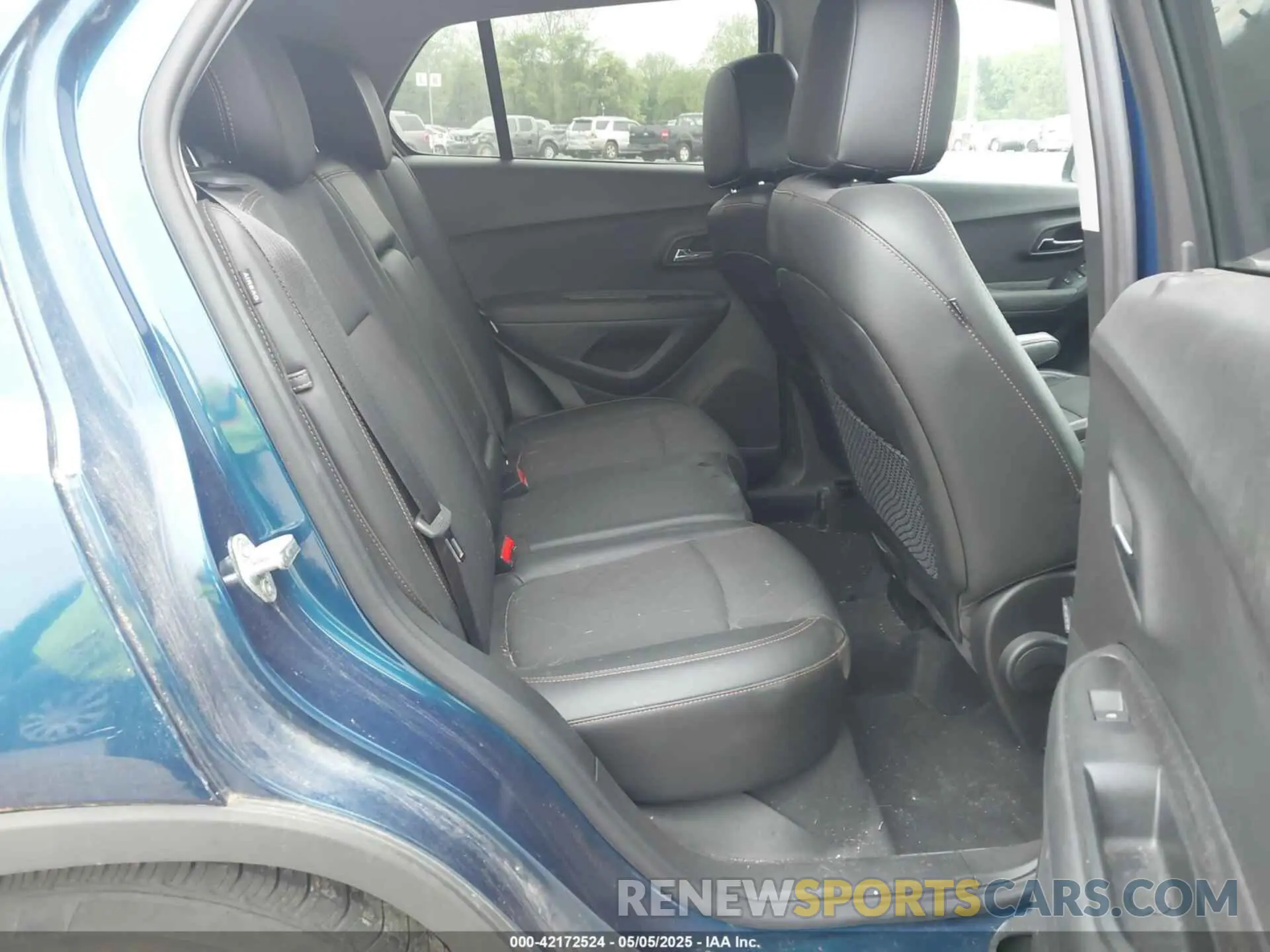 8 Photograph of a damaged car 3GNCJLSB7KL267854 CHEVROLET TRAX 2019